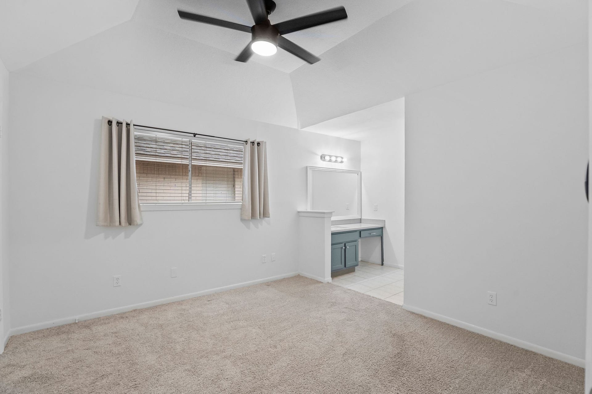 22 Braemar Forest Street, The Woodlands, TX 77381 22 Braemar Forest Street, The Woodlands, TX 77381
