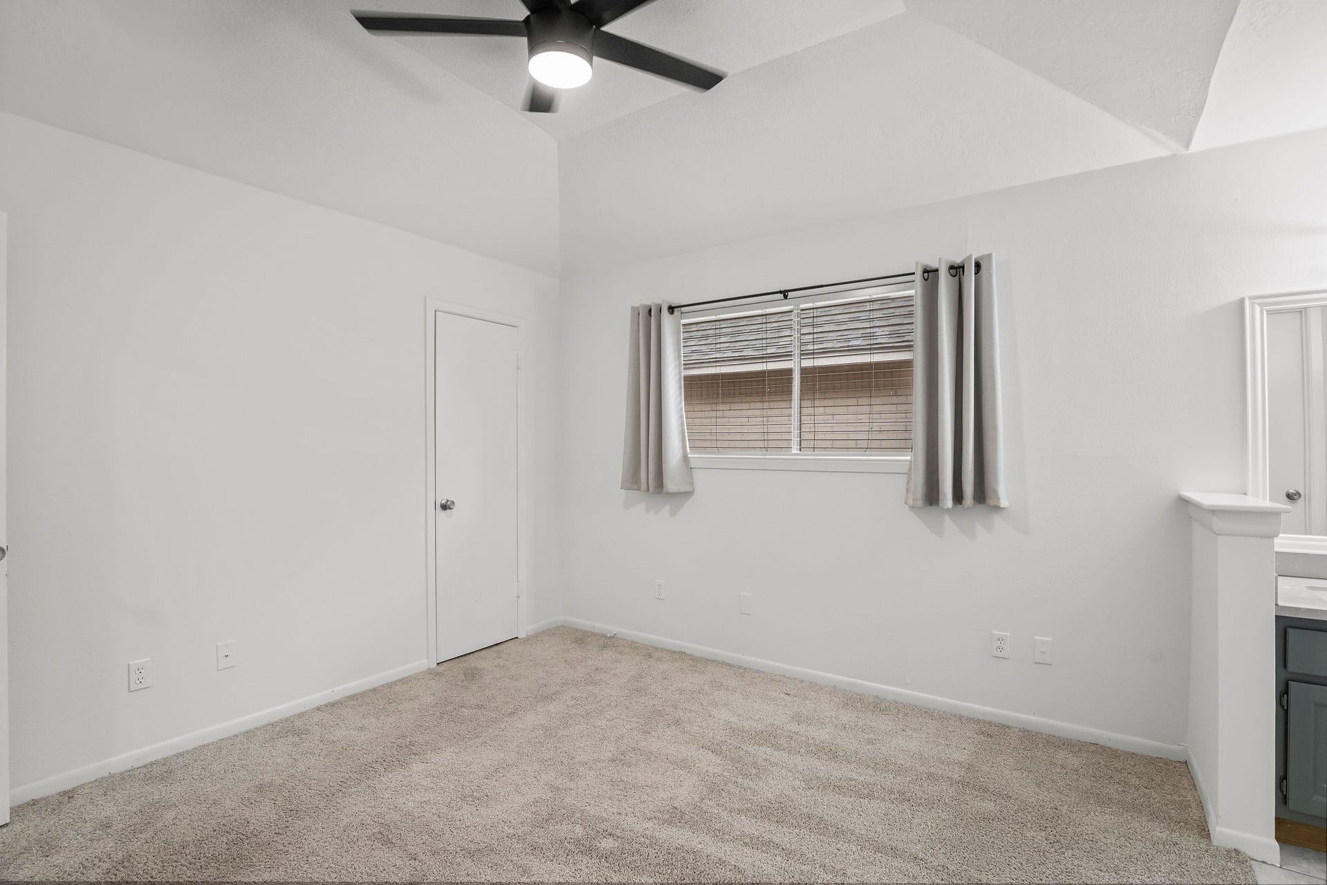 22 Braemar Forest Street, The Woodlands, TX 77381 22 Braemar Forest Street, The Woodlands, TX 77381