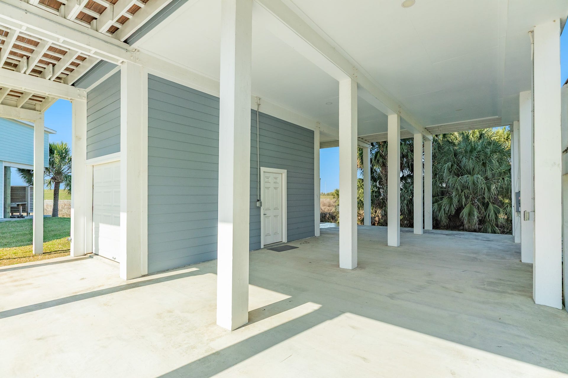 3903 Pirates Beach Blvd Court, Galveston, TX 77554 Perfect ground floor patio area, ideal for a BBQ area!