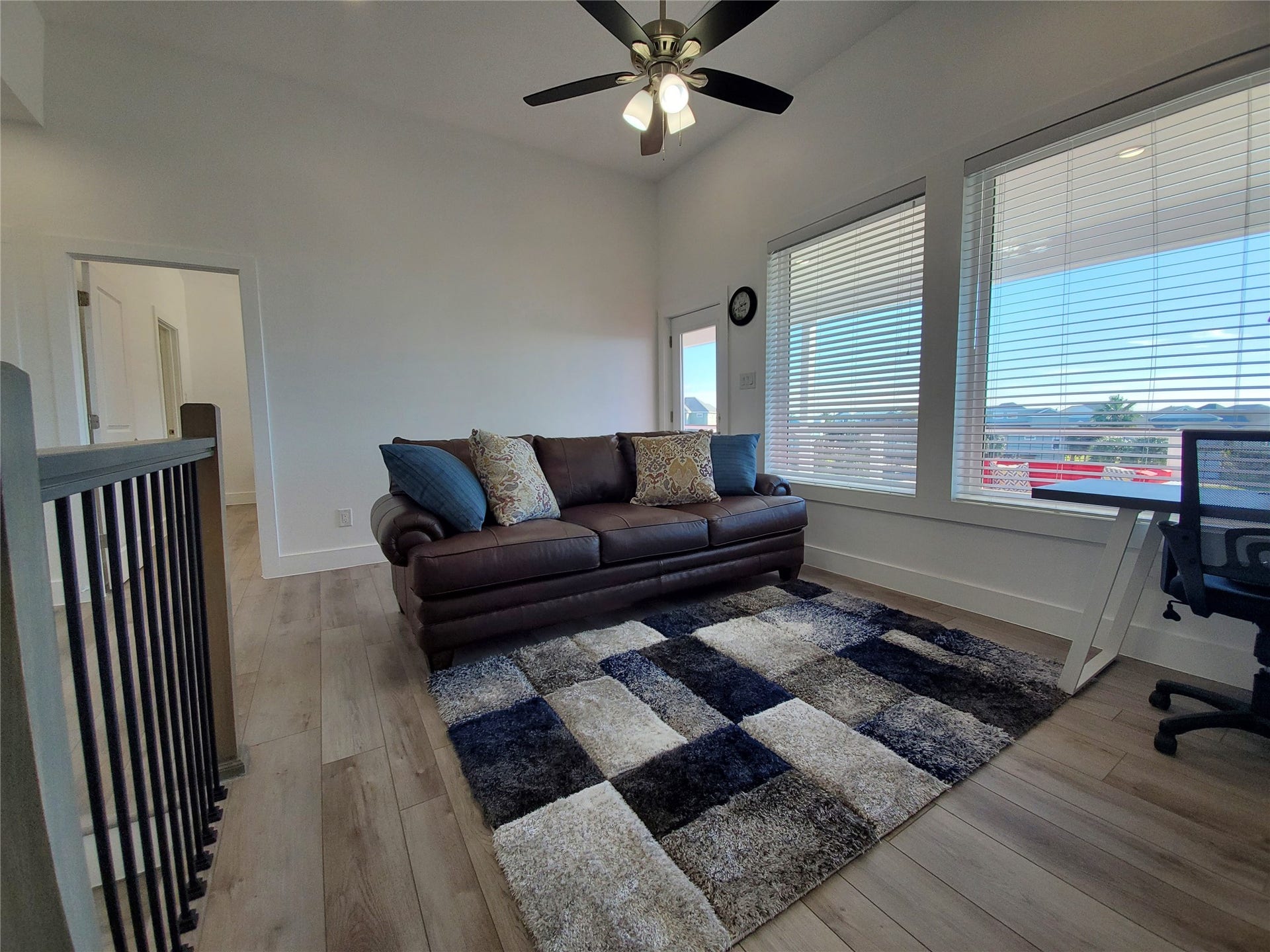 3903 Pirates Beach Blvd Court, Galveston, TX 77554 2nd level family room.