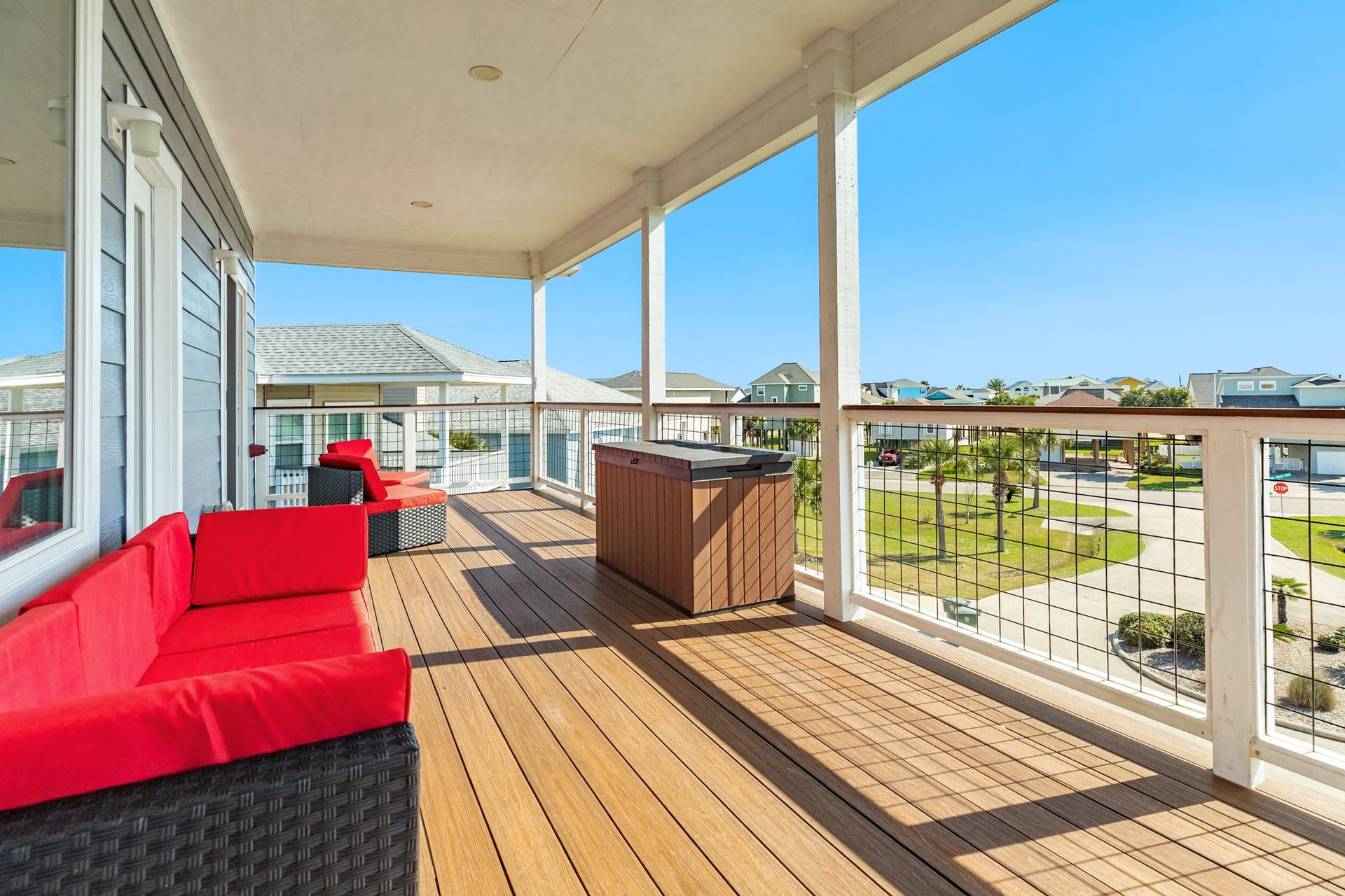 3903 Pirates Beach Blvd Court, Galveston, TX 77554 2nd level deck view.