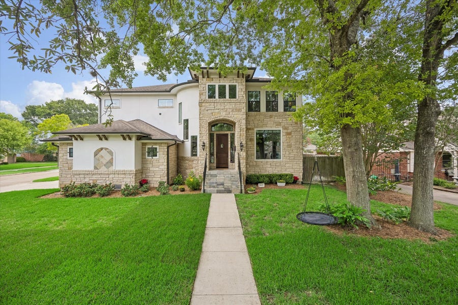 Property photo for 5622 Braesvalley Drive, Houston, TX
