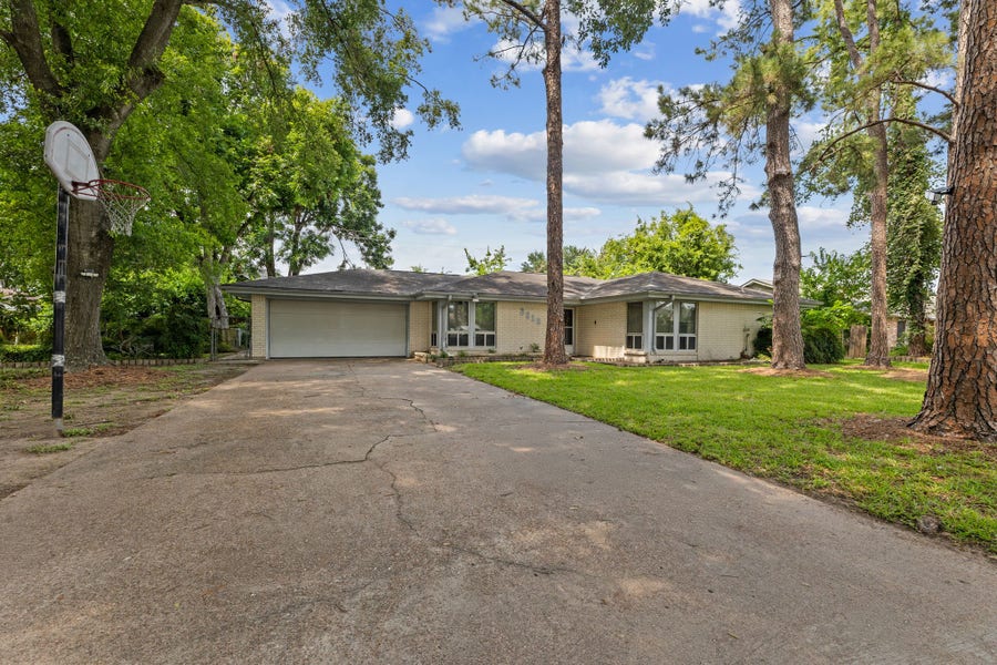 Property photo for 2818 Ellington Street, Houston, TX