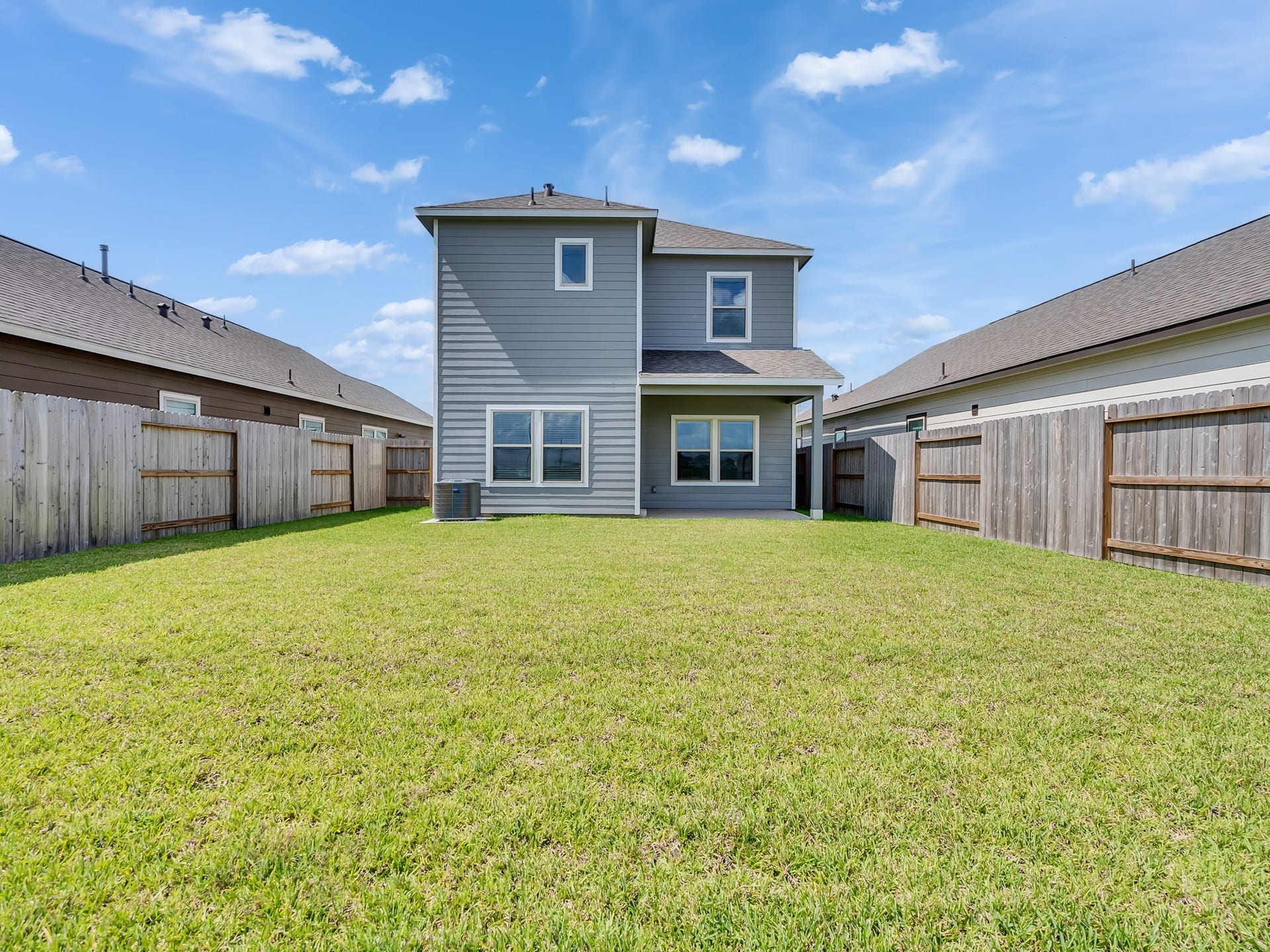 1206 Elsinore Drive, Rosharon, TX 77583 Additional highlights include a low tax rate, low HOA fees, Fort Bend ISD schools, an on-site elementary school, and a diverse, welcoming community.