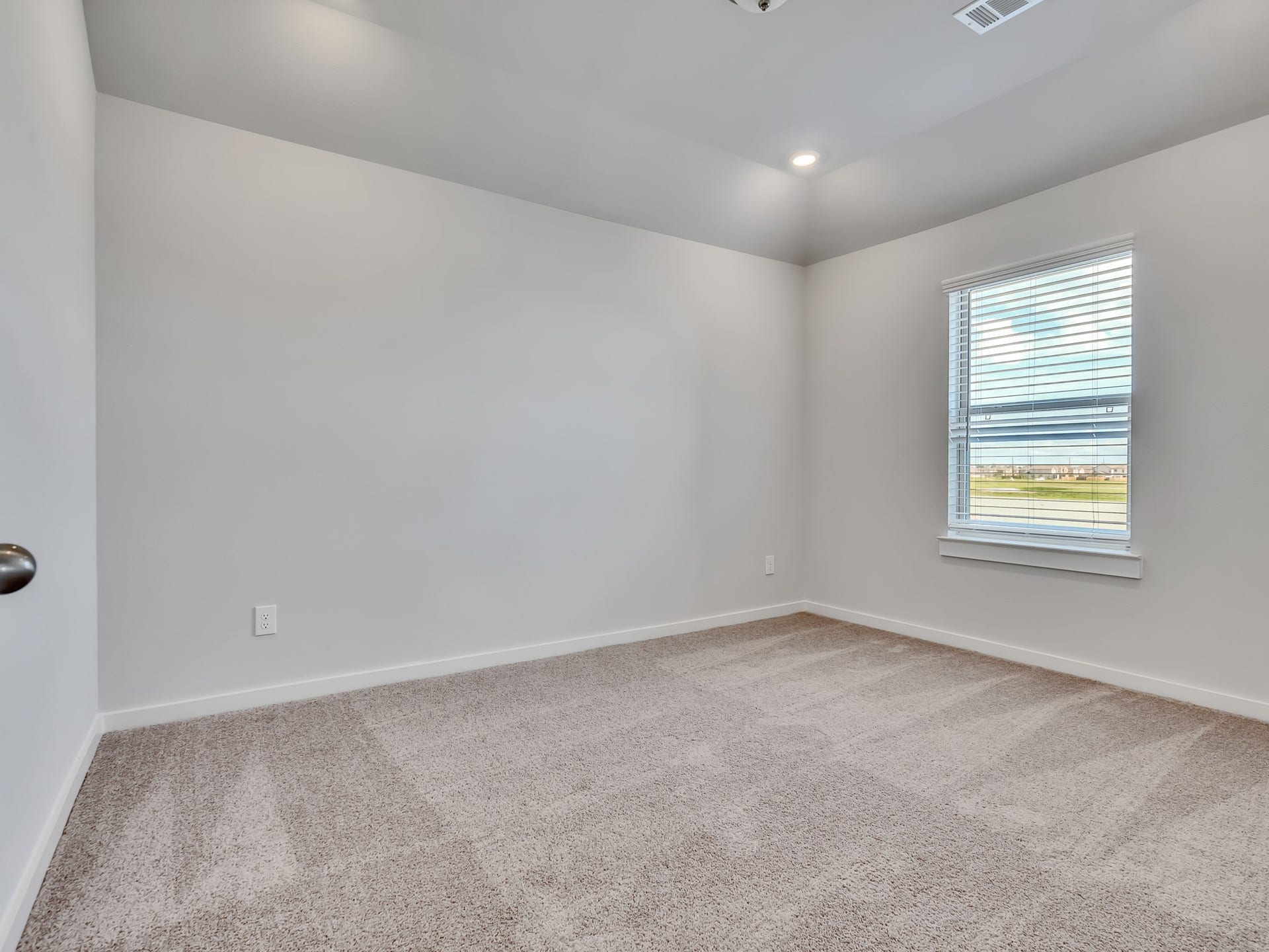 1206 Elsinore Drive, Rosharon, TX 77583 All four bedrooms feature neutral tones that complement a variety of dcor styles.