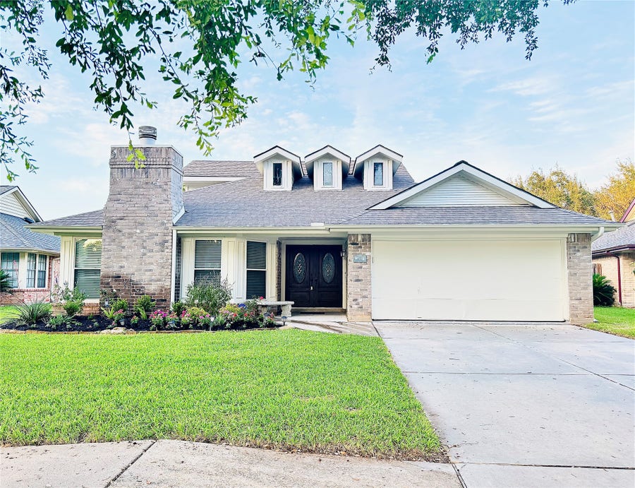 Property photo for 2123 Streamhurst Lane, Sugar Land, TX