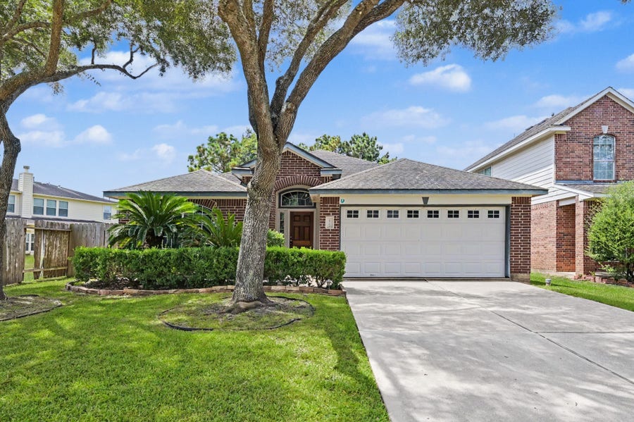 Property photo for 25203 Spring Iris Lane, Katy, TX