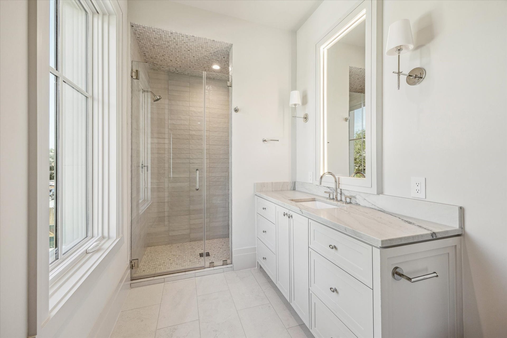 3717 Chevy Chase Drive, Houston, TX 77019 3717 Chevy Chase Drive, Houston, TX 77019
