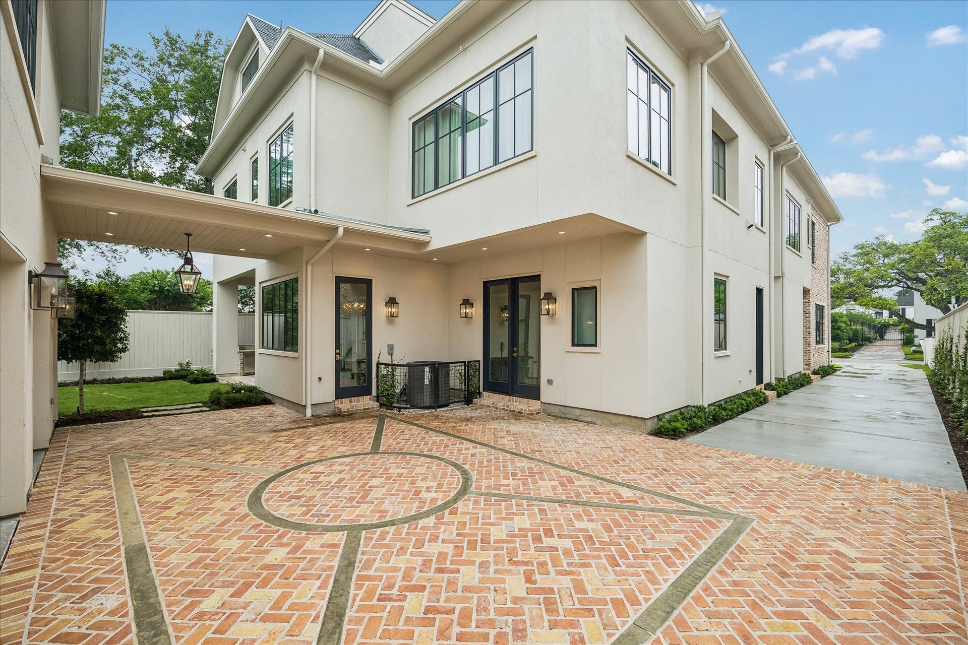 3717 Chevy Chase Drive, Houston, TX 77019 3717 Chevy Chase Drive, Houston, TX 77019