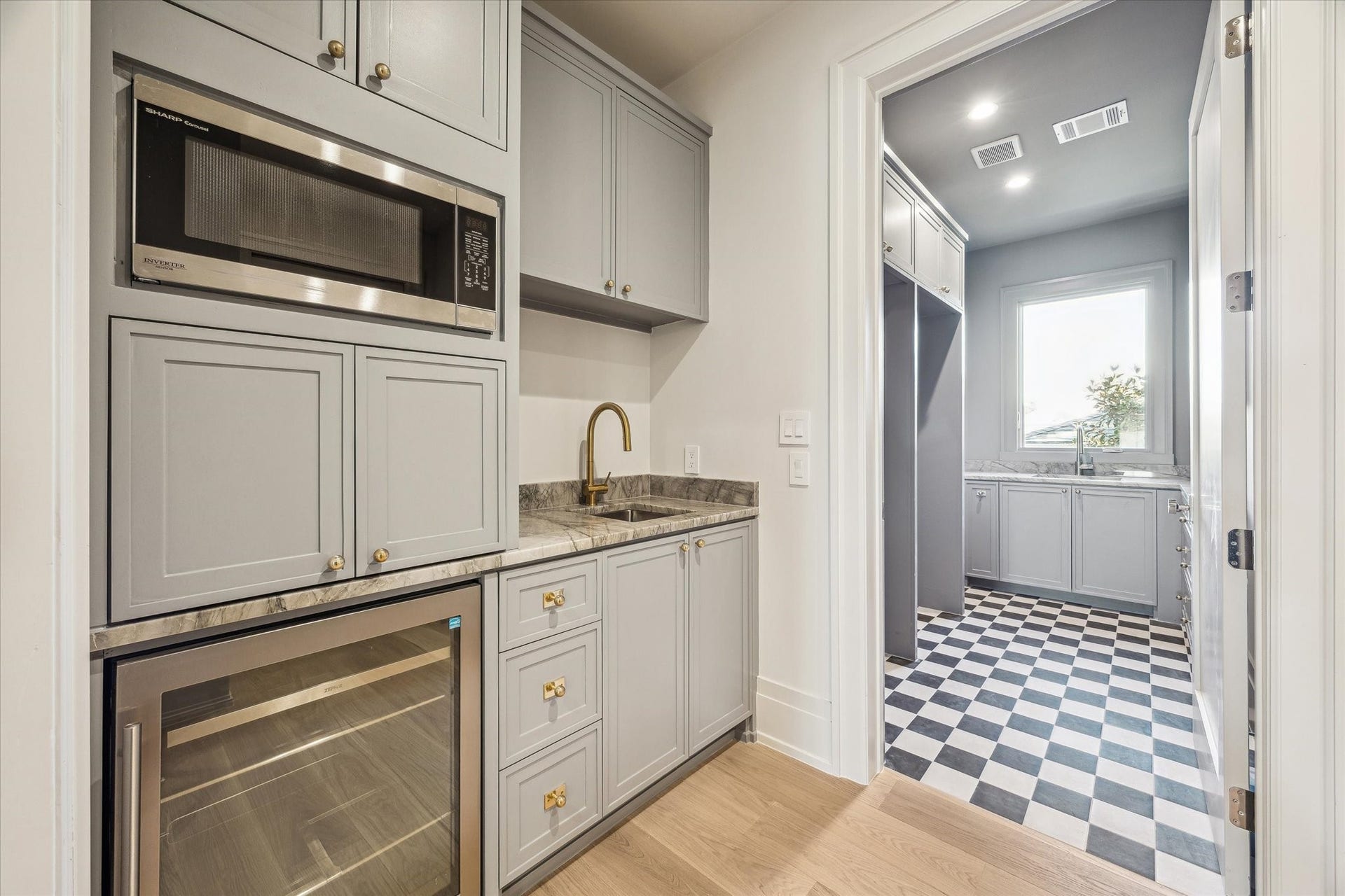 3717 Chevy Chase Drive, Houston, TX 77019 3717 Chevy Chase Drive, Houston, TX 77019