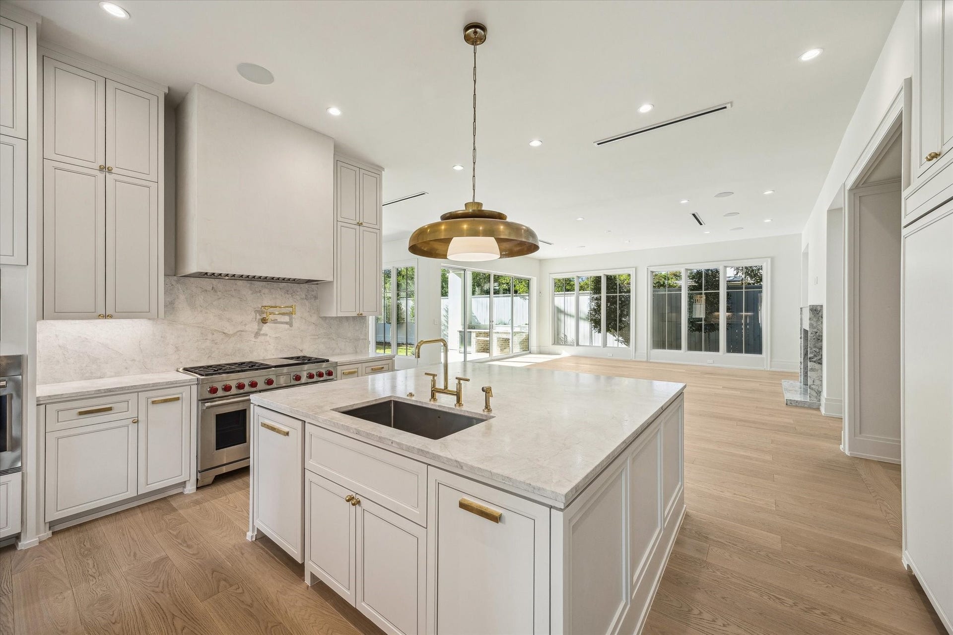 3717 Chevy Chase Drive, Houston, TX 77019 3717 Chevy Chase Drive, Houston, TX 77019