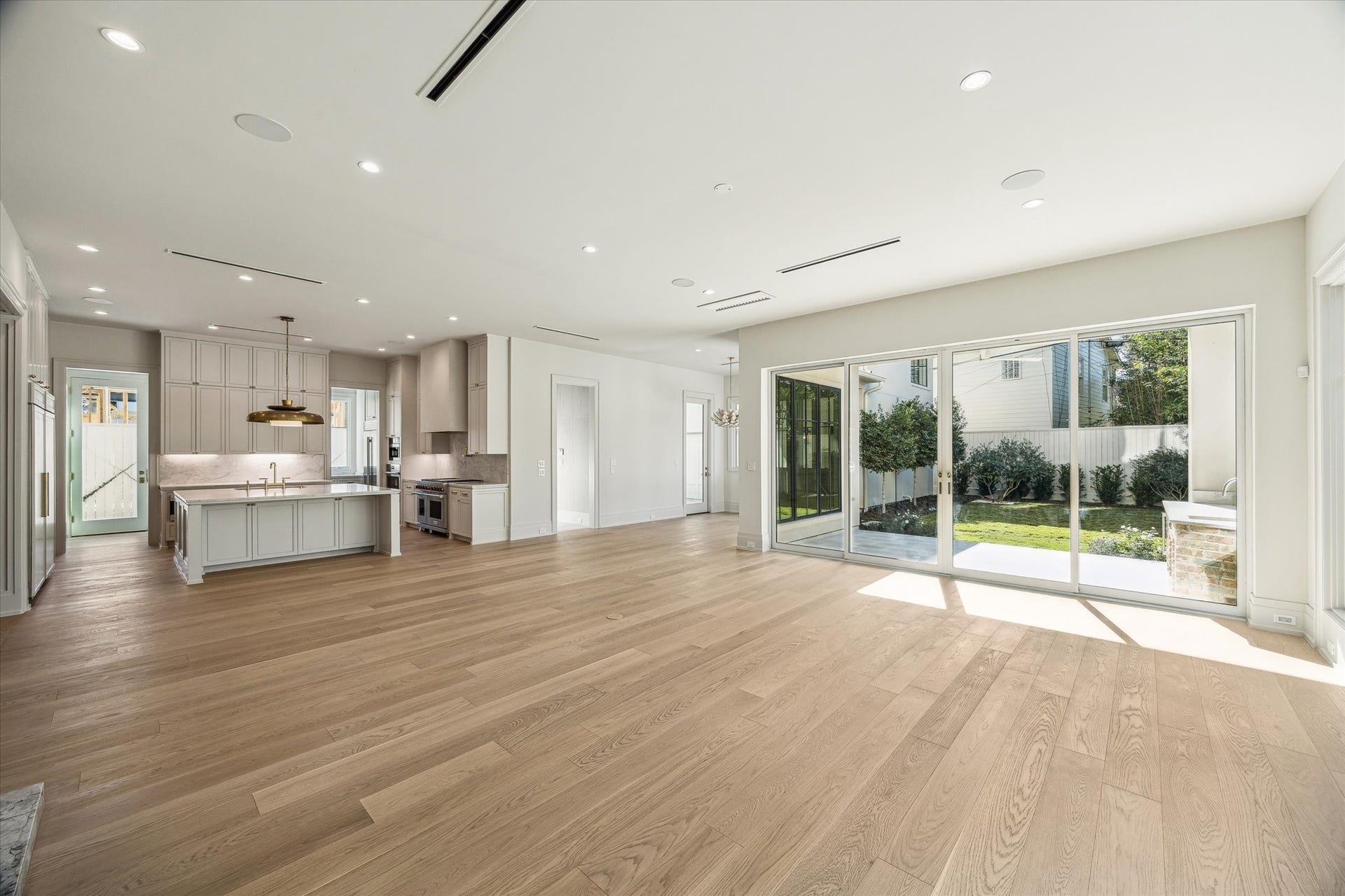 3717 Chevy Chase Drive, Houston, TX 77019 3717 Chevy Chase Drive, Houston, TX 77019