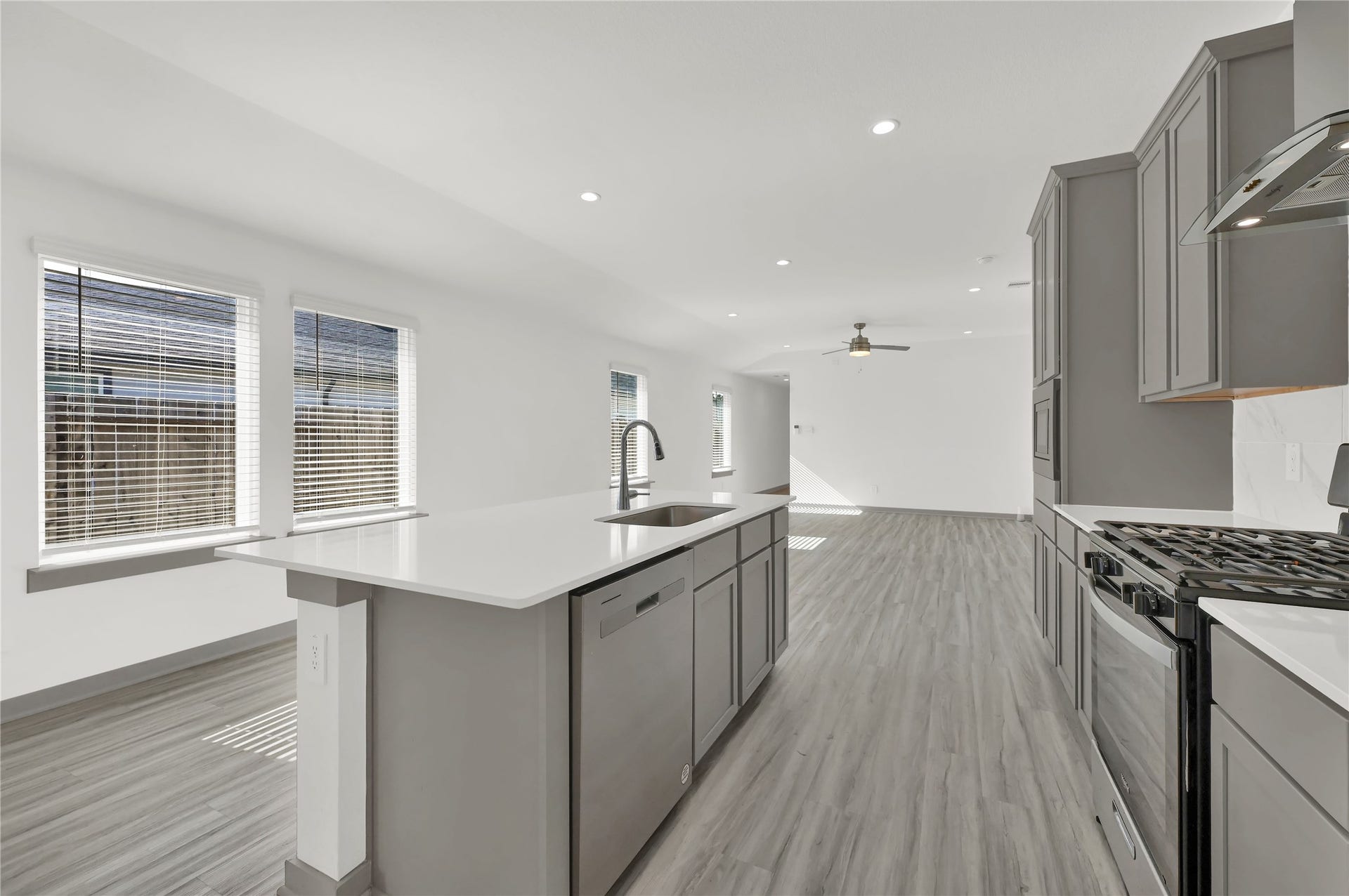 3029 Stamford Hill Lane, Houston, TX 77047 3029 Stamford Hill Lane, Houston, TX 77047
