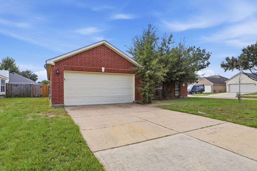 Property photo for 19347 Aspen Trails Drive, Katy, TX