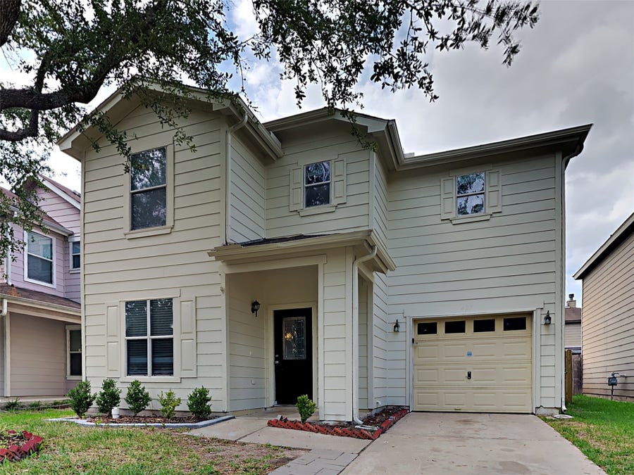 Property photo for 427 Remington Creek Drive, Houston, TX