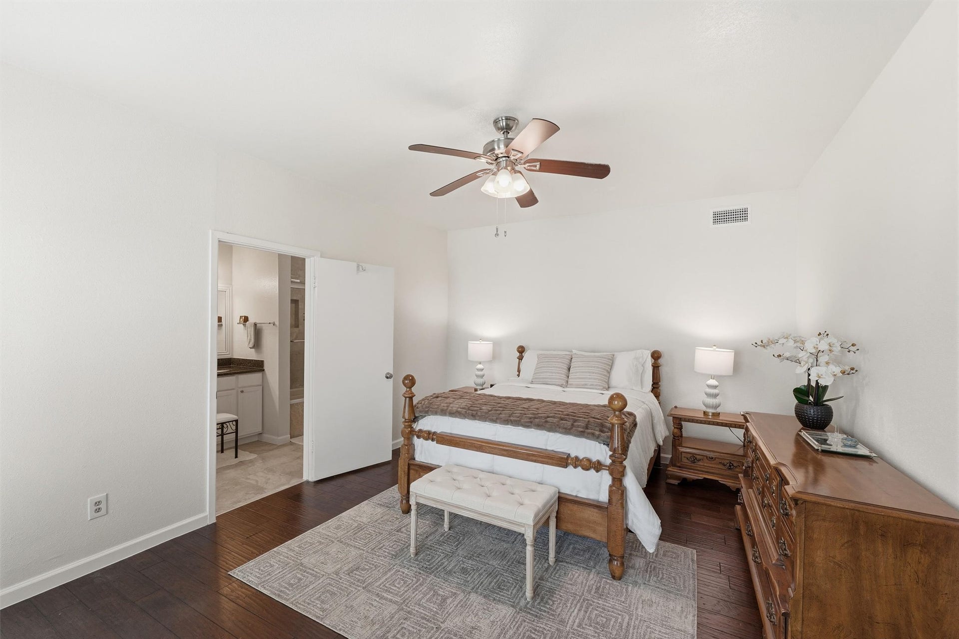 2425 Augusta Drive, #23, Houston, TX 77057 Primary