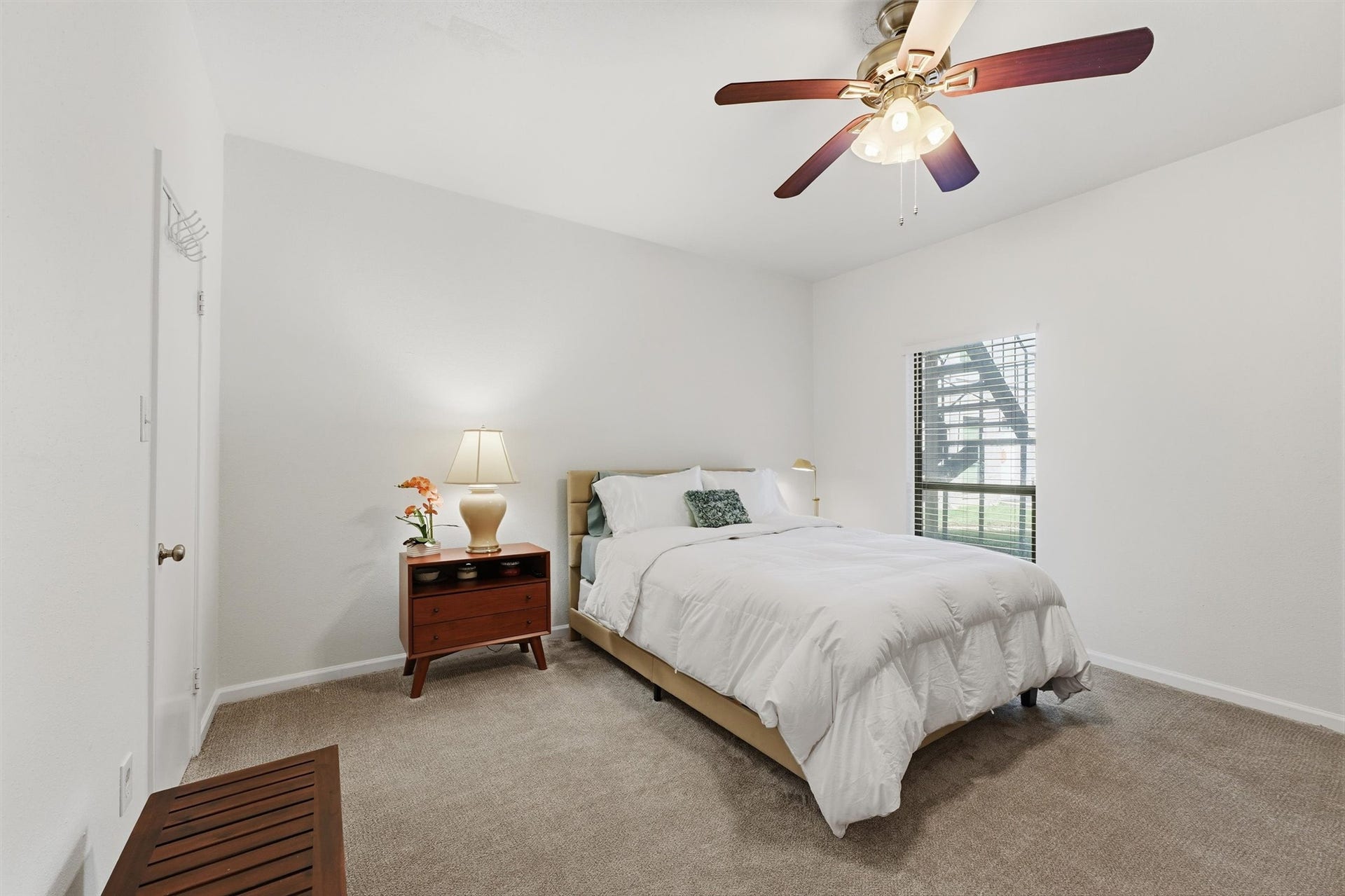 2425 Augusta Drive, #23, Houston, TX 77057 Second bedroom