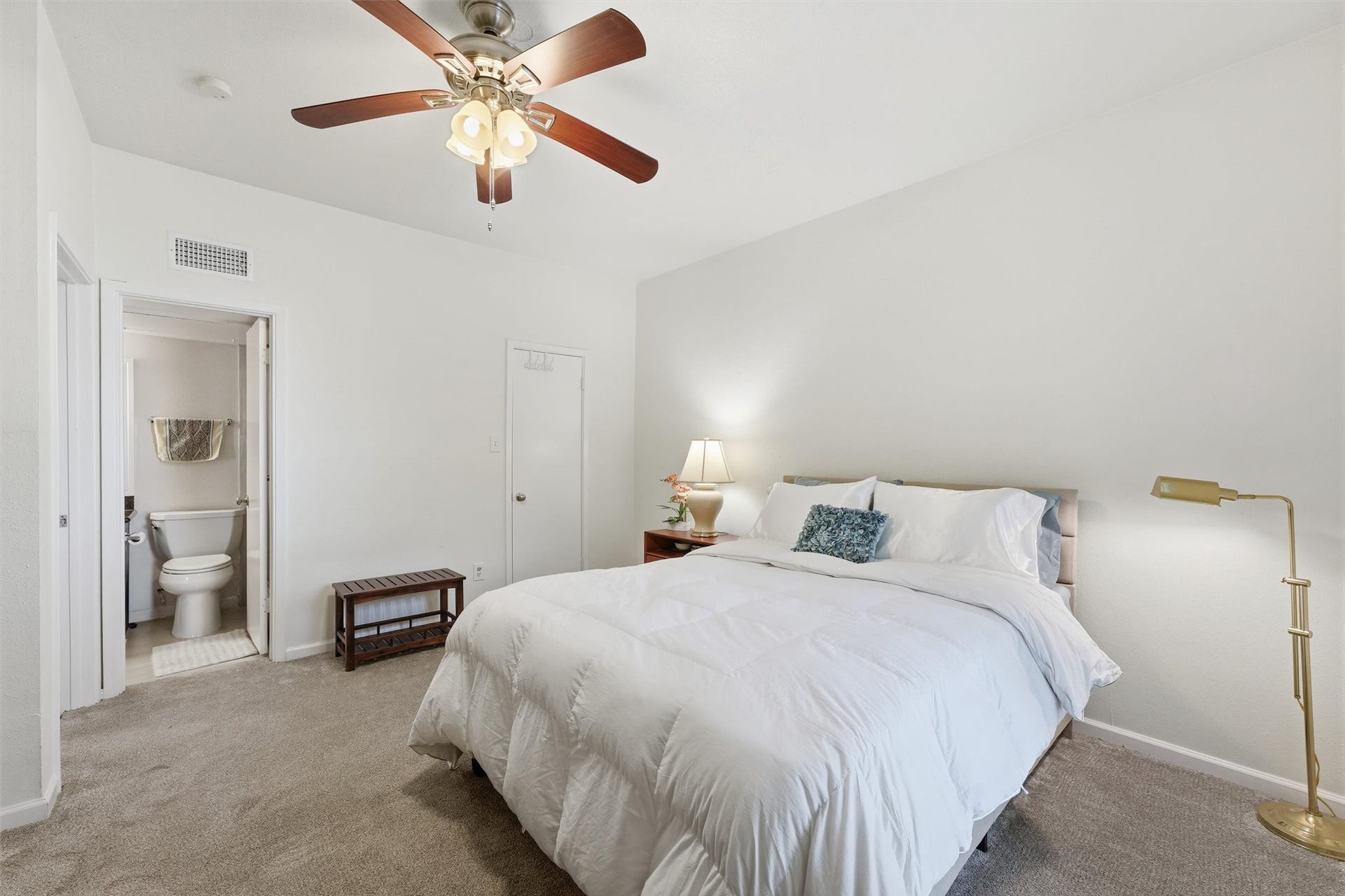 2425 Augusta Drive, #23, Houston, TX 77057 Second bedroom