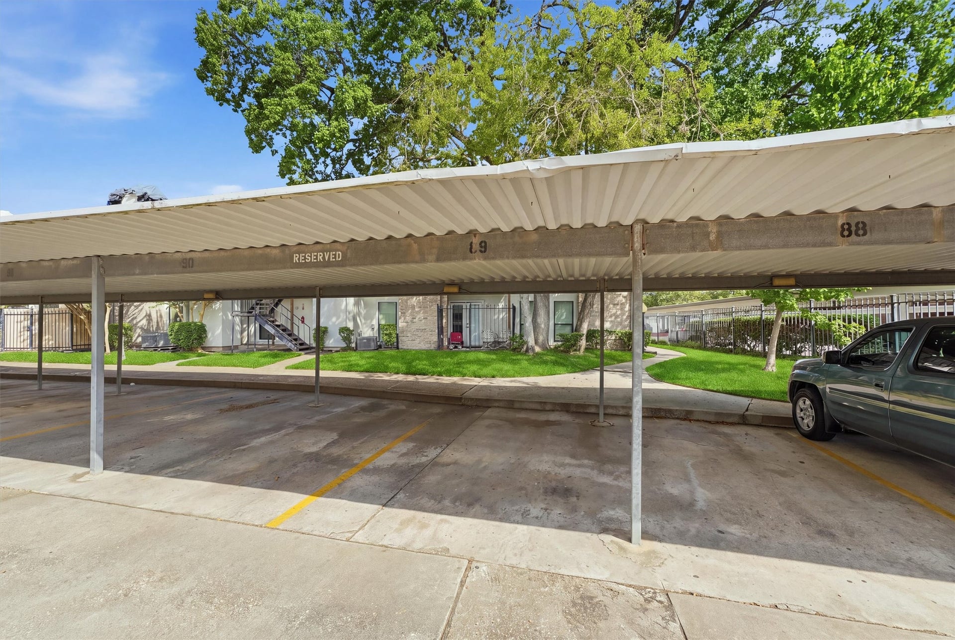 2425 Augusta Drive, #23, Houston, TX 77057 2425 Augusta Drive, #23, Houston, TX 77057