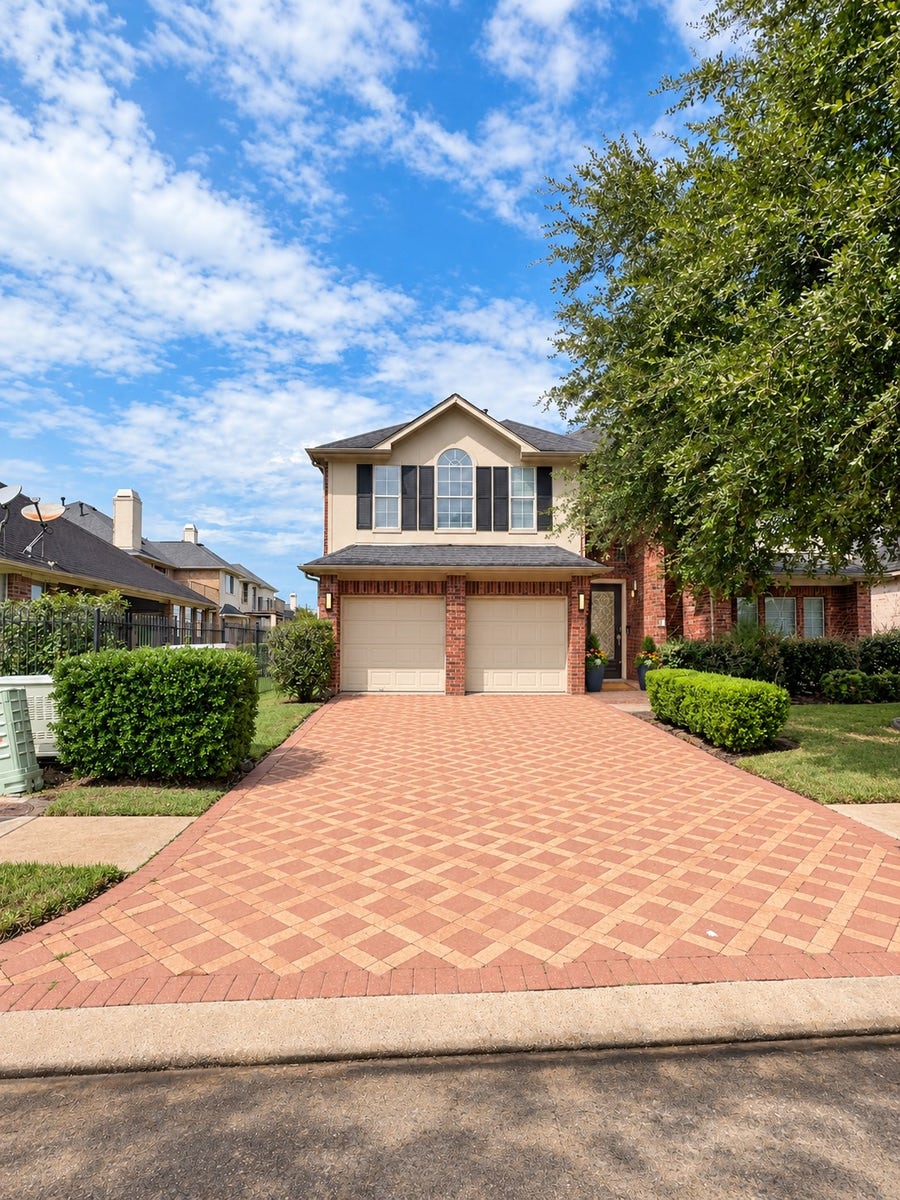 Property photo for 5203 Auckland Drive, Sugar Land, TX