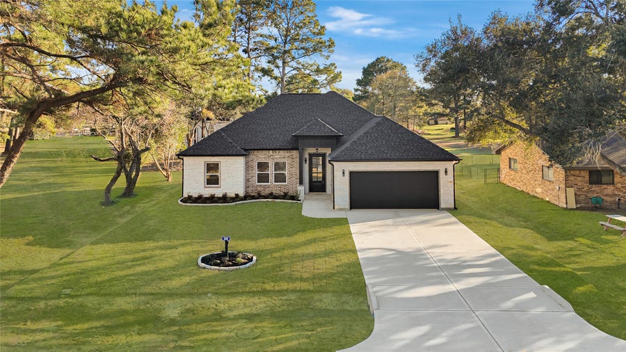 Property photo for 105 Bledsoe St, Prairie View, TX
