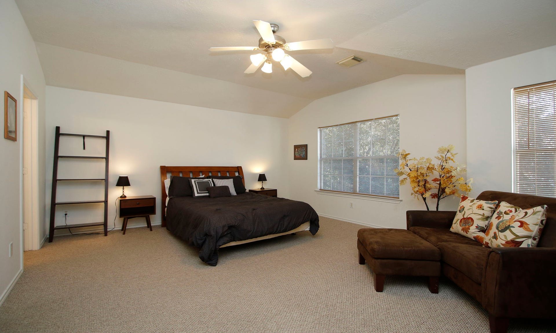 191 N Burberry Park Circle, The Woodlands, TX 77382