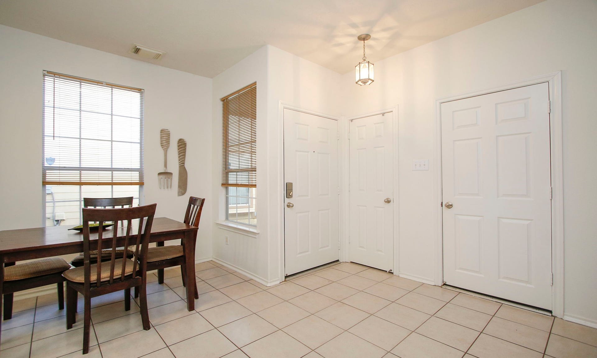 191 N Burberry Park Circle, The Woodlands, TX 77382