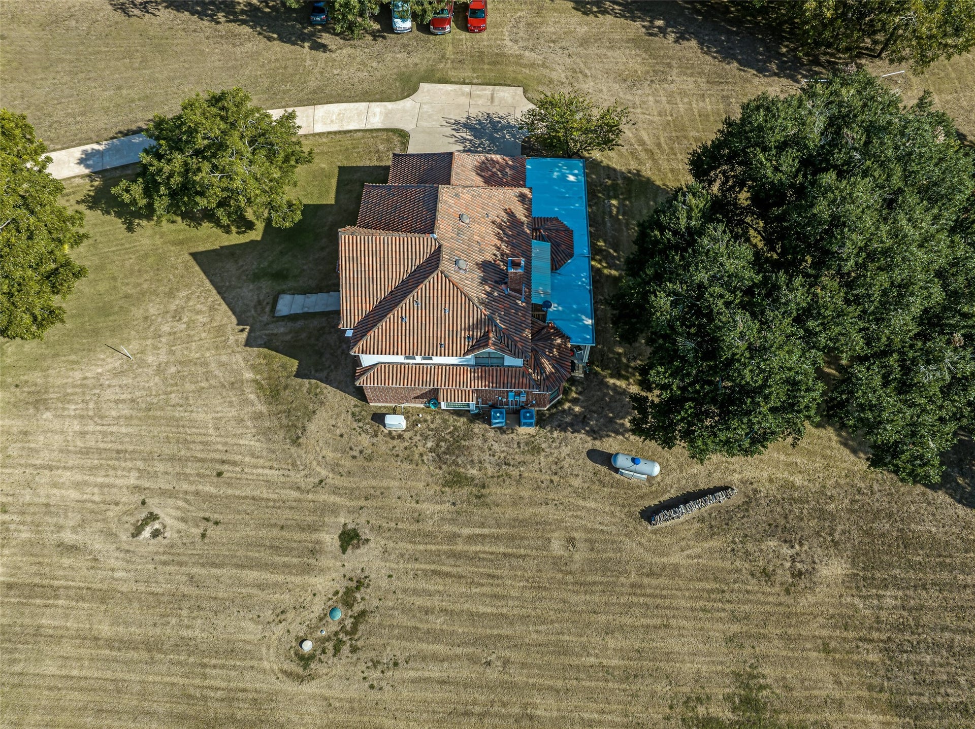 1345 Peach Ridge Road, Brookshire, TX 77423 Tile Roof
