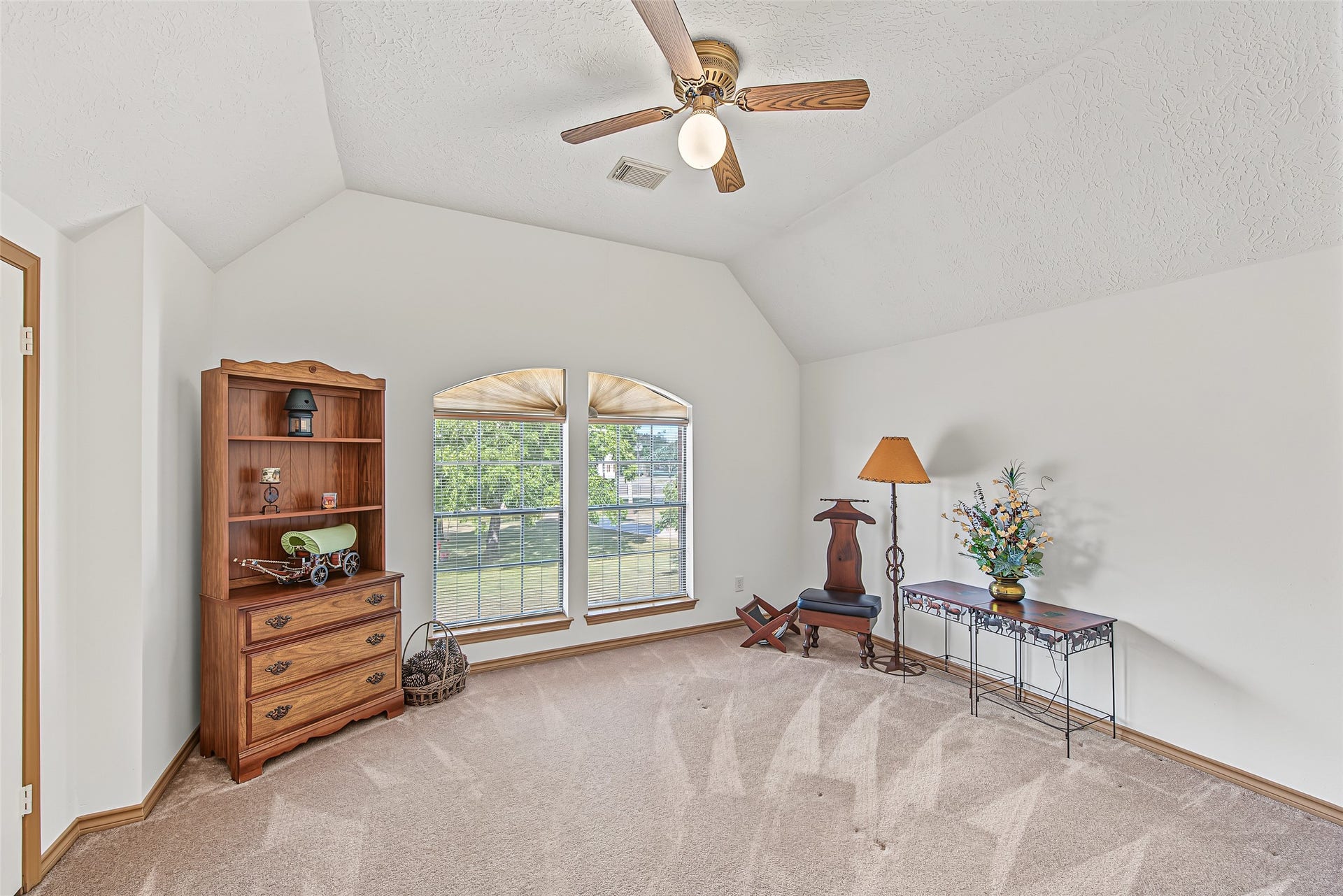 1345 Peach Ridge Road, Brookshire, TX 77423 The generous room dimensions make it effortless to style as a private guest retreat, a bright home office, or an inviting bedroom suite.