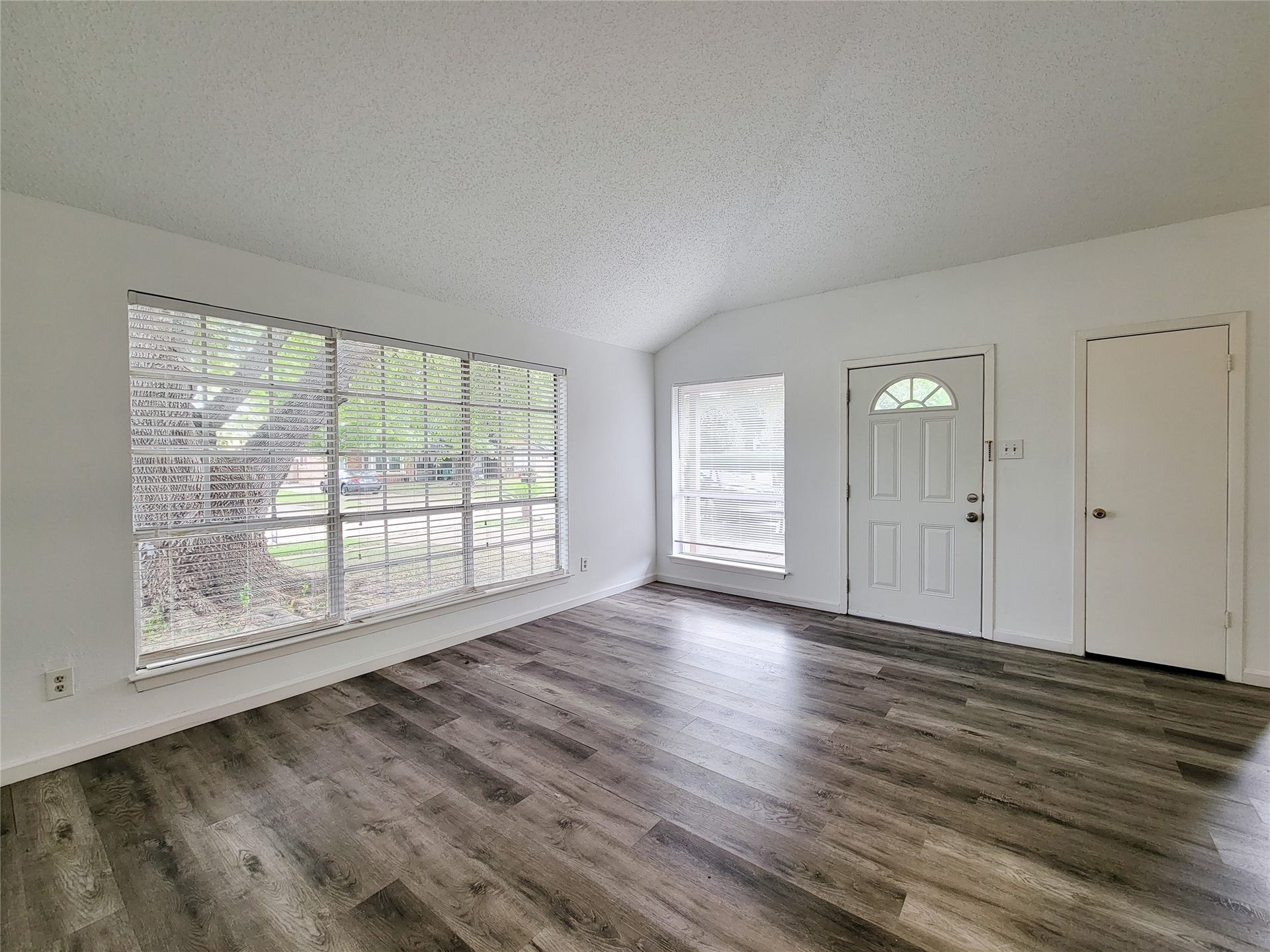 17008 Mercado Drive, Houston, TX 77083 17008 Mercado Drive, Houston, TX 77083