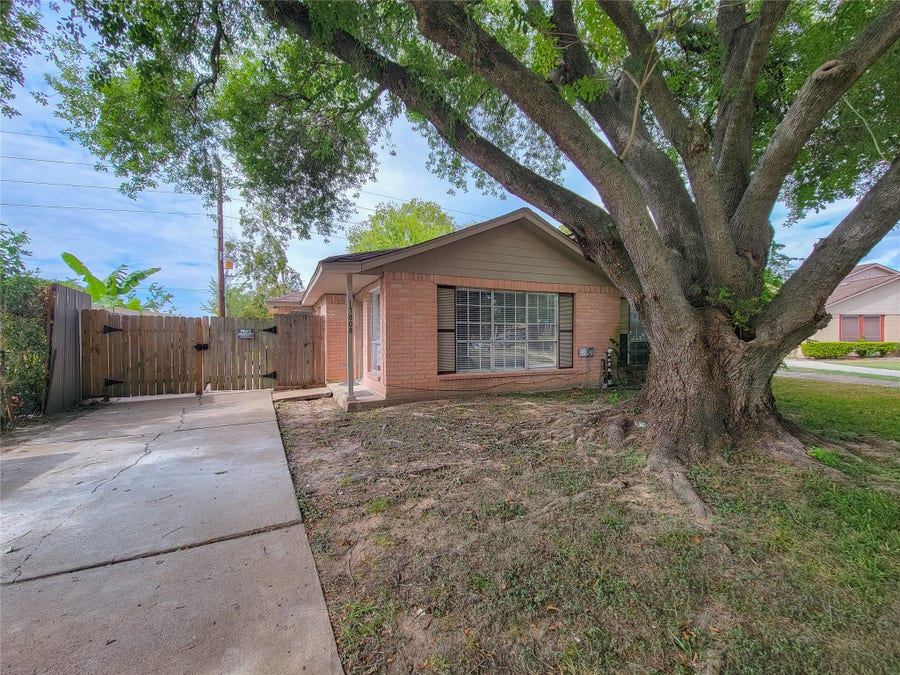 Property photo for 17008 Mercado Drive, Houston, TX