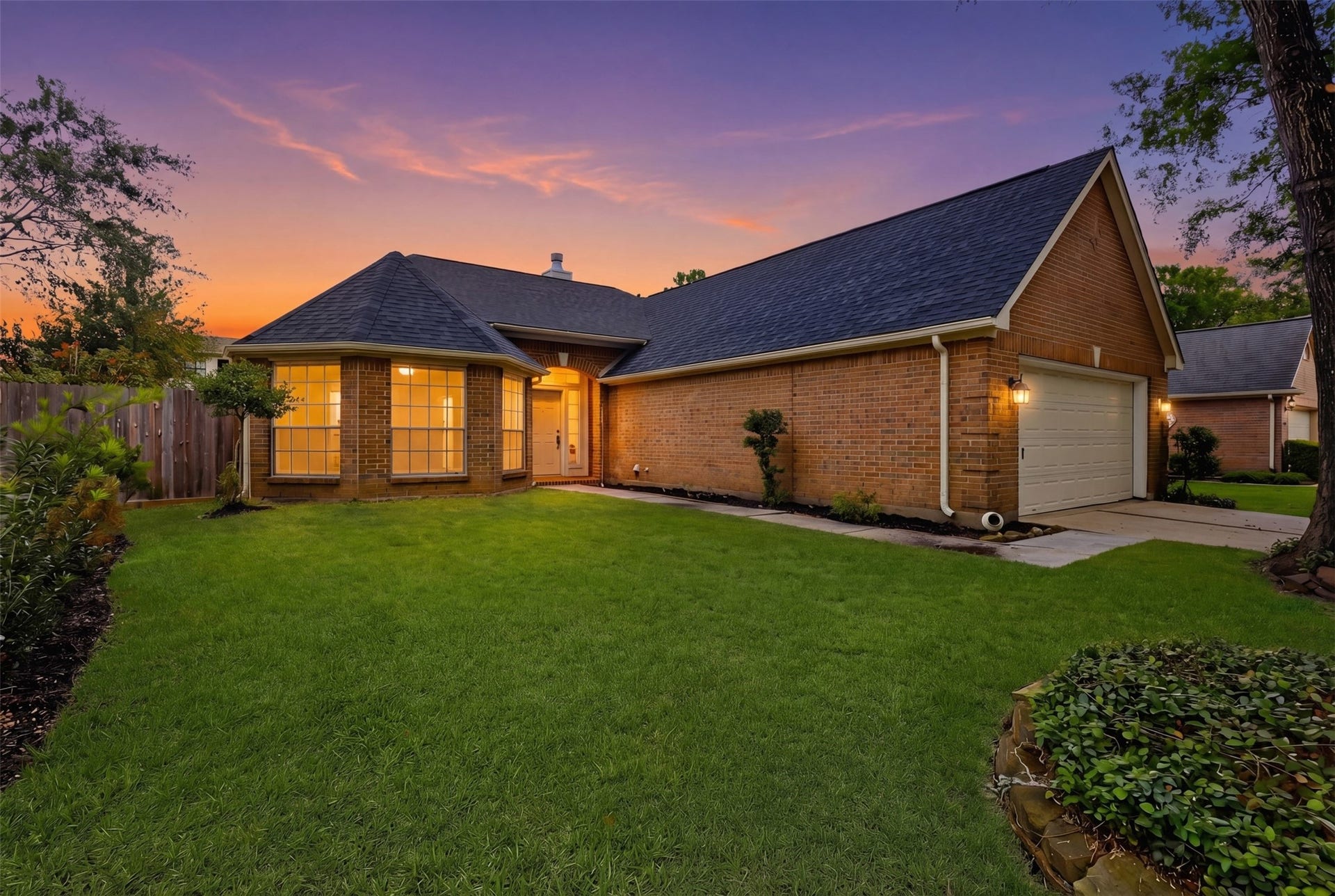 1811 Ridgeway Trail, Kingwood, TX 77339 Front of House night