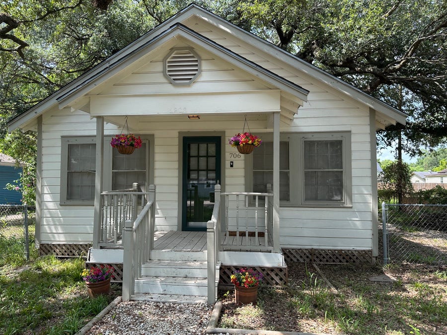 Property photo for 706 W Willis Street, Alvin, TX