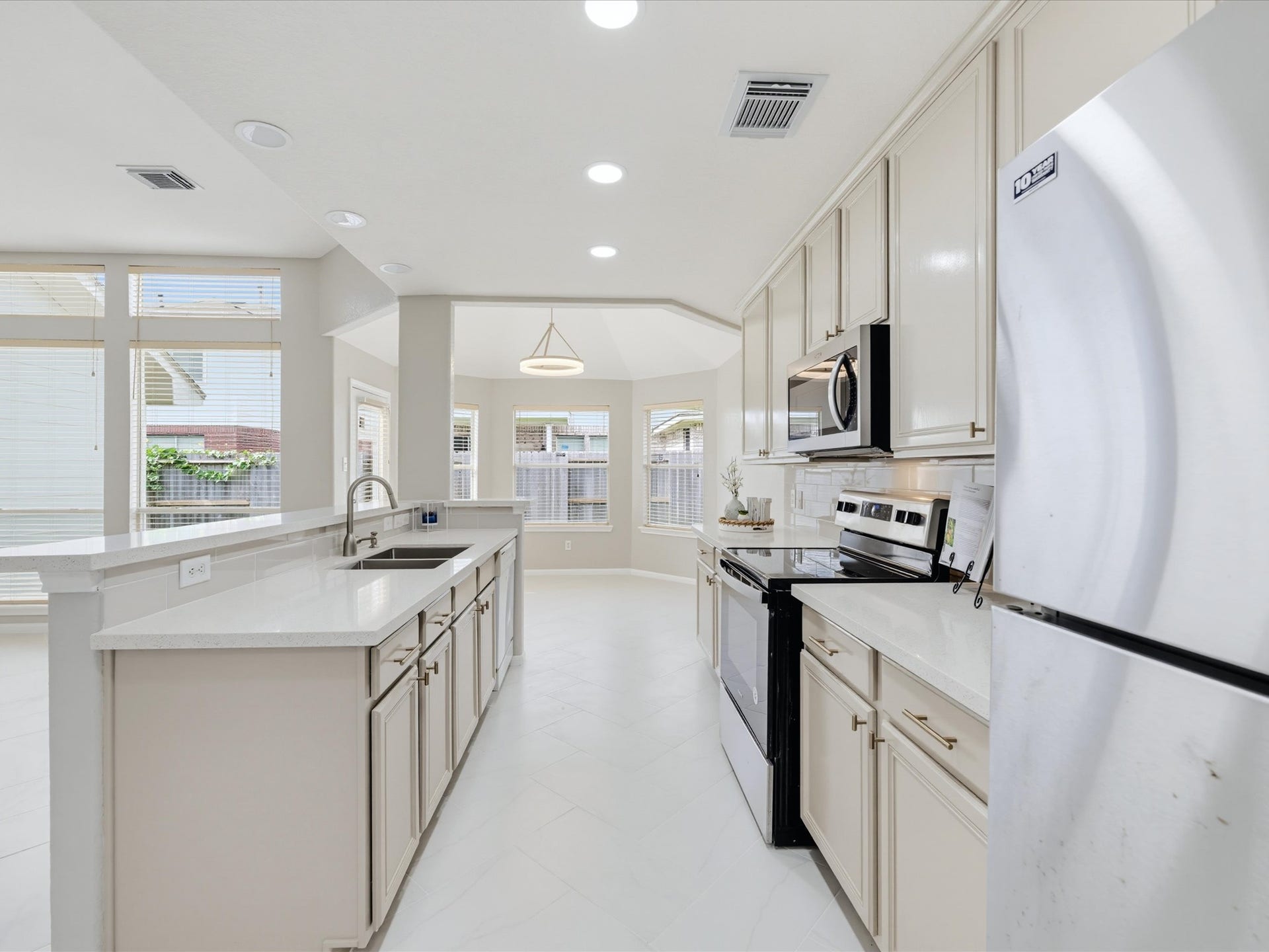 4619 Schiller Park Lane, Sugar Land, TX 77479 4619 Schiller Park Lane, Sugar Land, TX 77479