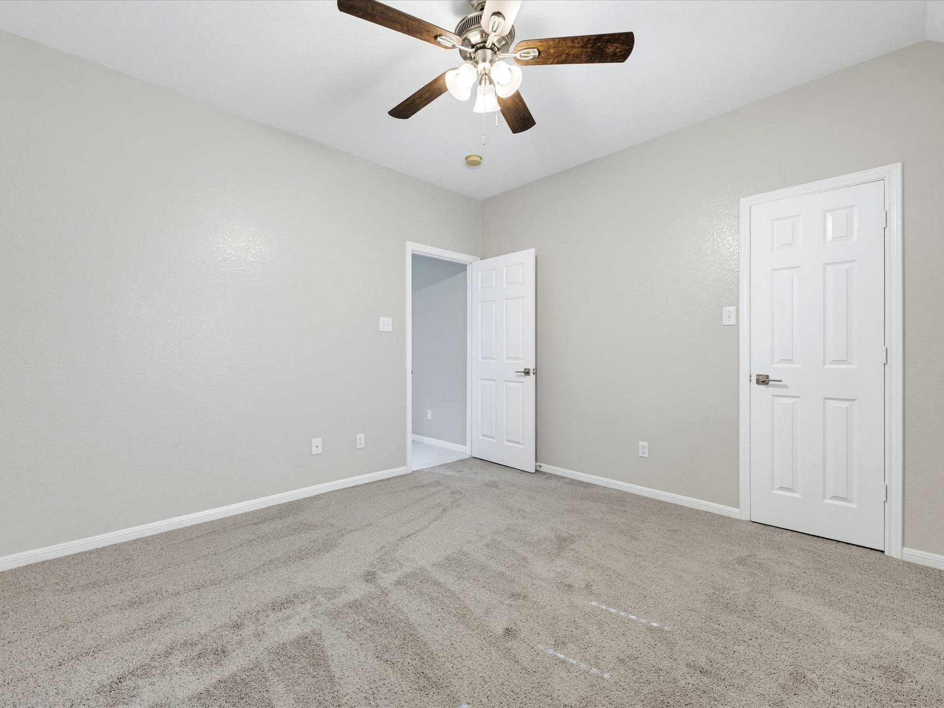 4619 Schiller Park Lane, Sugar Land, TX 77479 4619 Schiller Park Lane, Sugar Land, TX 77479