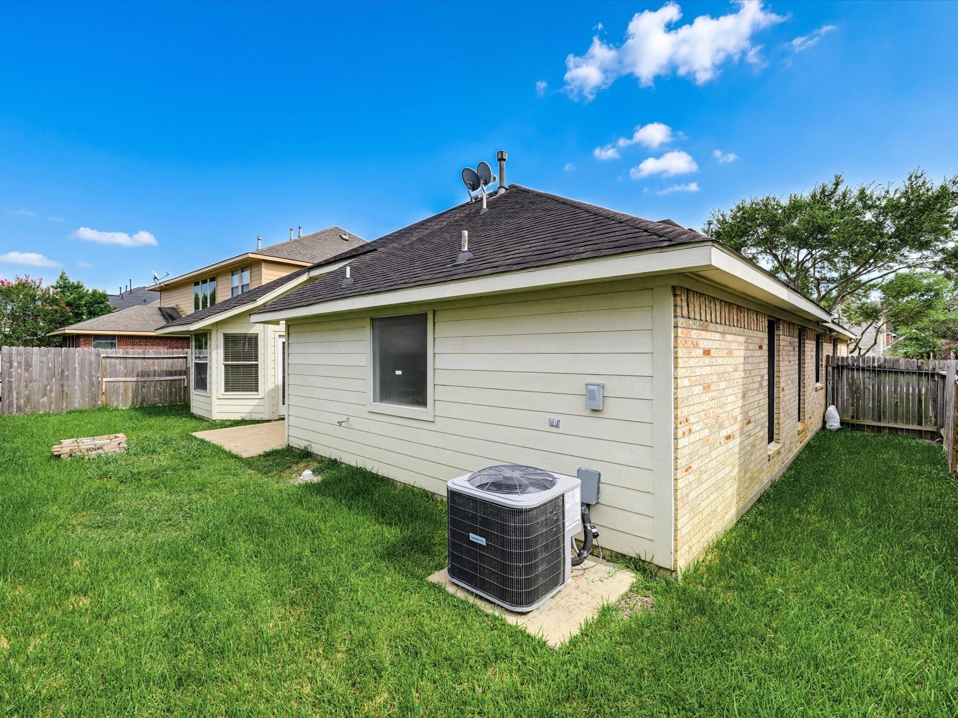 4619 Schiller Park Lane, Sugar Land, TX 77479 4619 Schiller Park Lane, Sugar Land, TX 77479