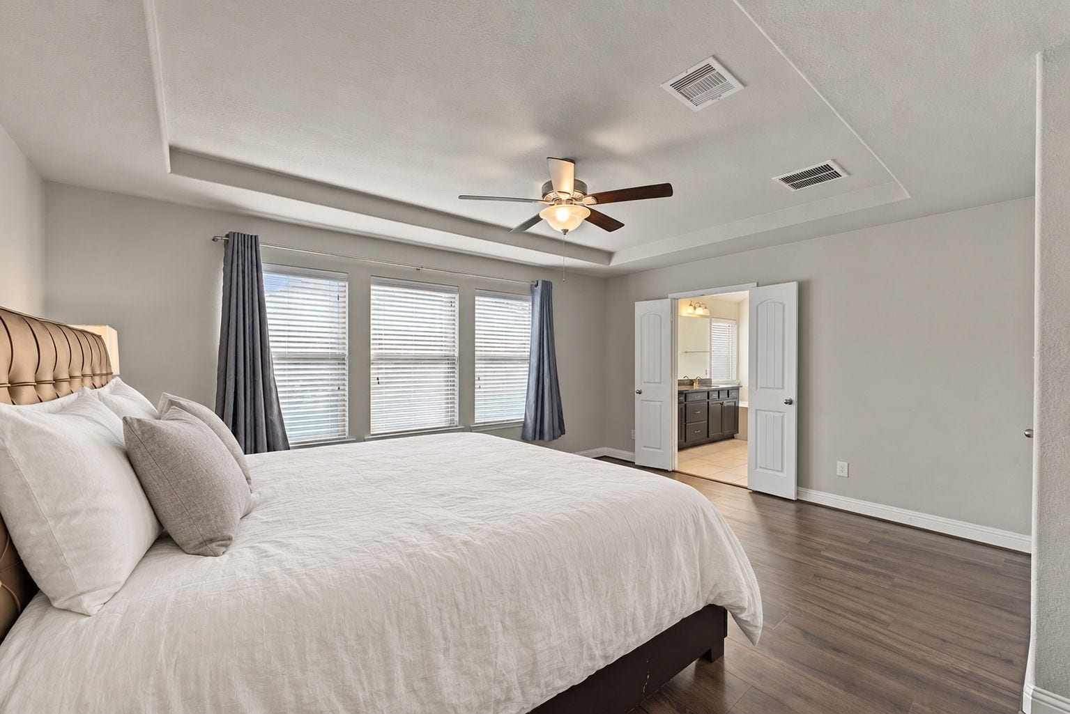 16 Centennial Ridge Place, The Woodlands, TX 77354 16 Centennial Ridge Place, The Woodlands, TX 77354