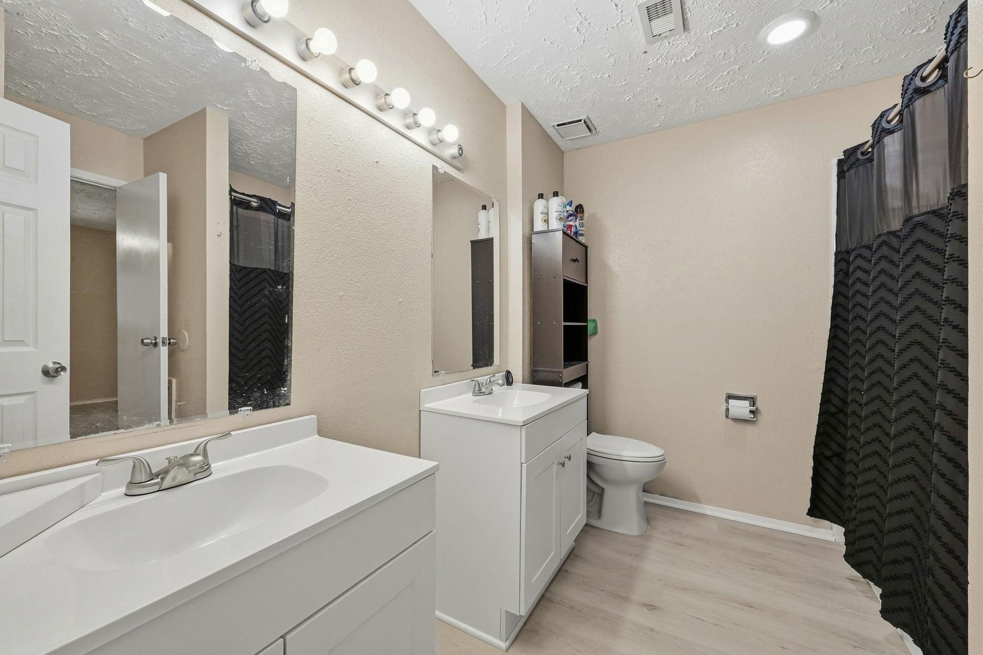 5421 Diane Court, Spring, TX 77373 5421 Diane Court, Spring, TX 77373