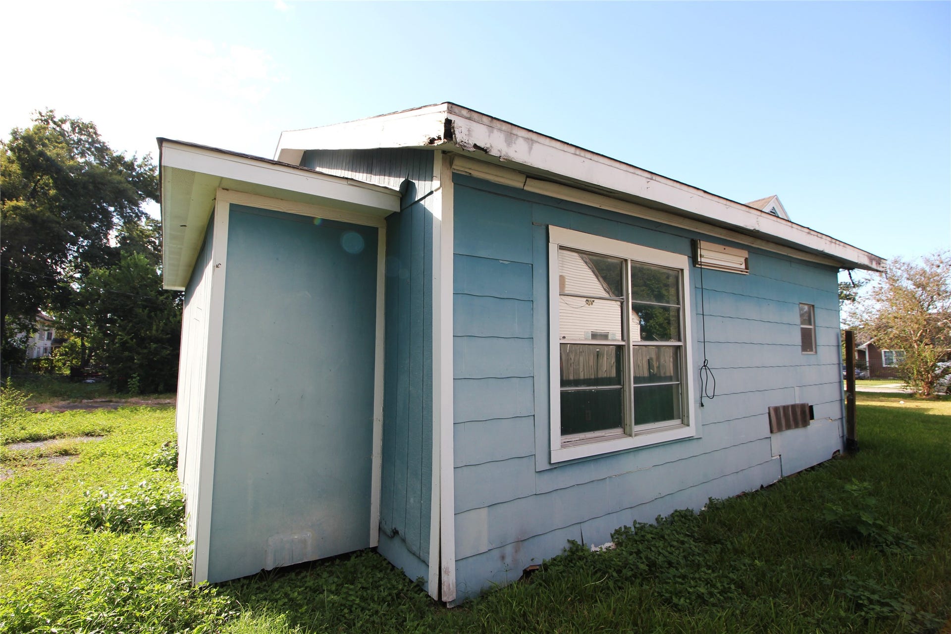 8022 Hartford Street, Houston, TX 77017 Back and side of 2nd Unit