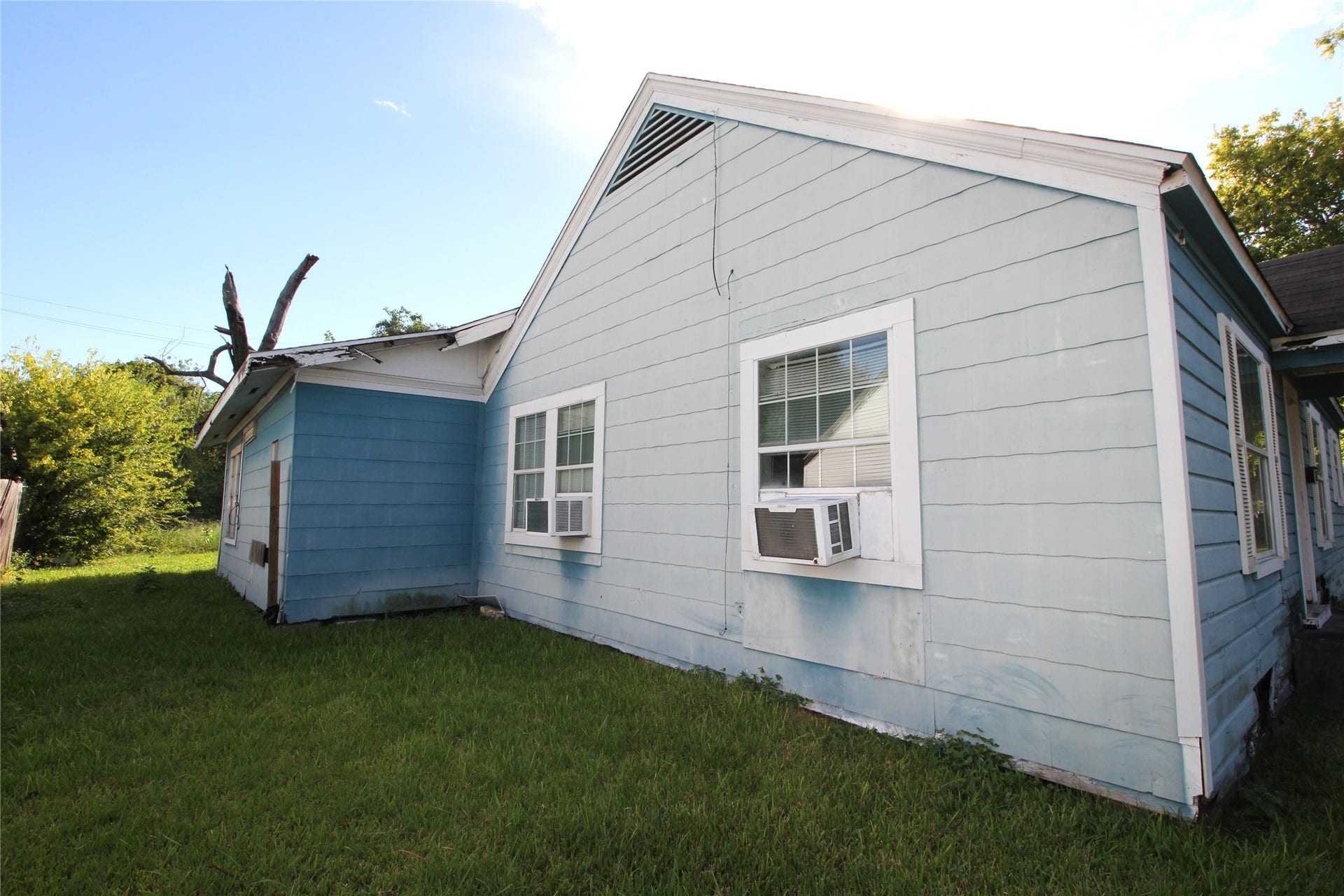 8022 Hartford Street, Houston, TX 77017 Side of front house with unit 2 in the background