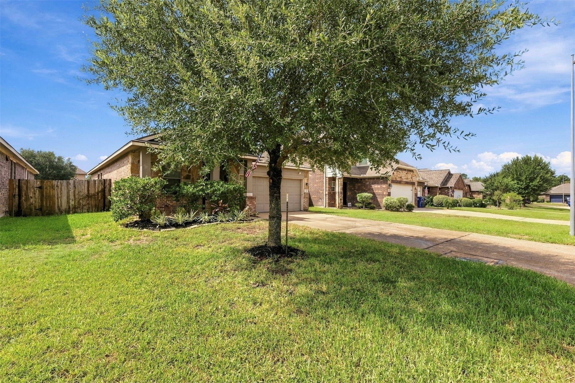 135 Piney Pathway, Magnolia, TX 77354 135 Piney Pathway, Magnolia, TX 77354