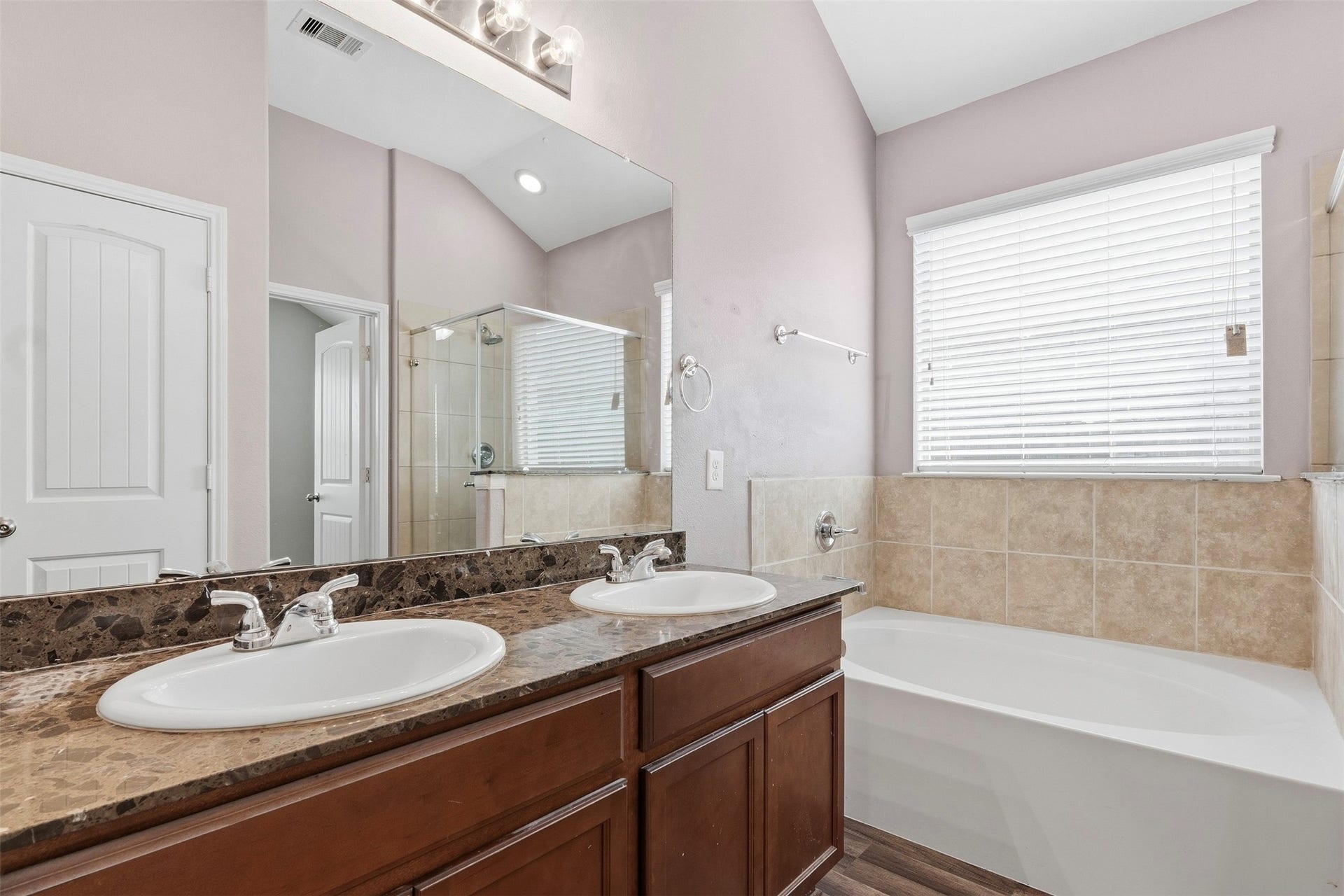 135 Piney Pathway, Magnolia, TX 77354 Primary bathroom with double sinks