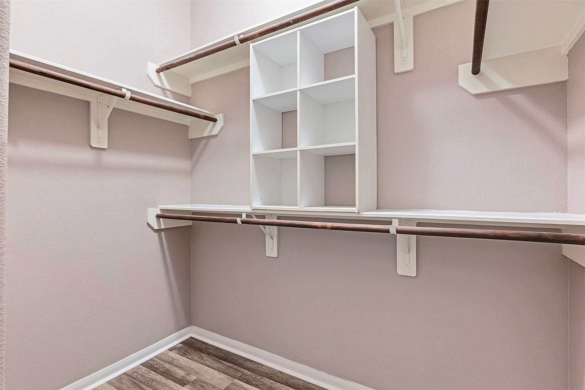 135 Piney Pathway, Magnolia, TX 77354 Primary walk-in closet