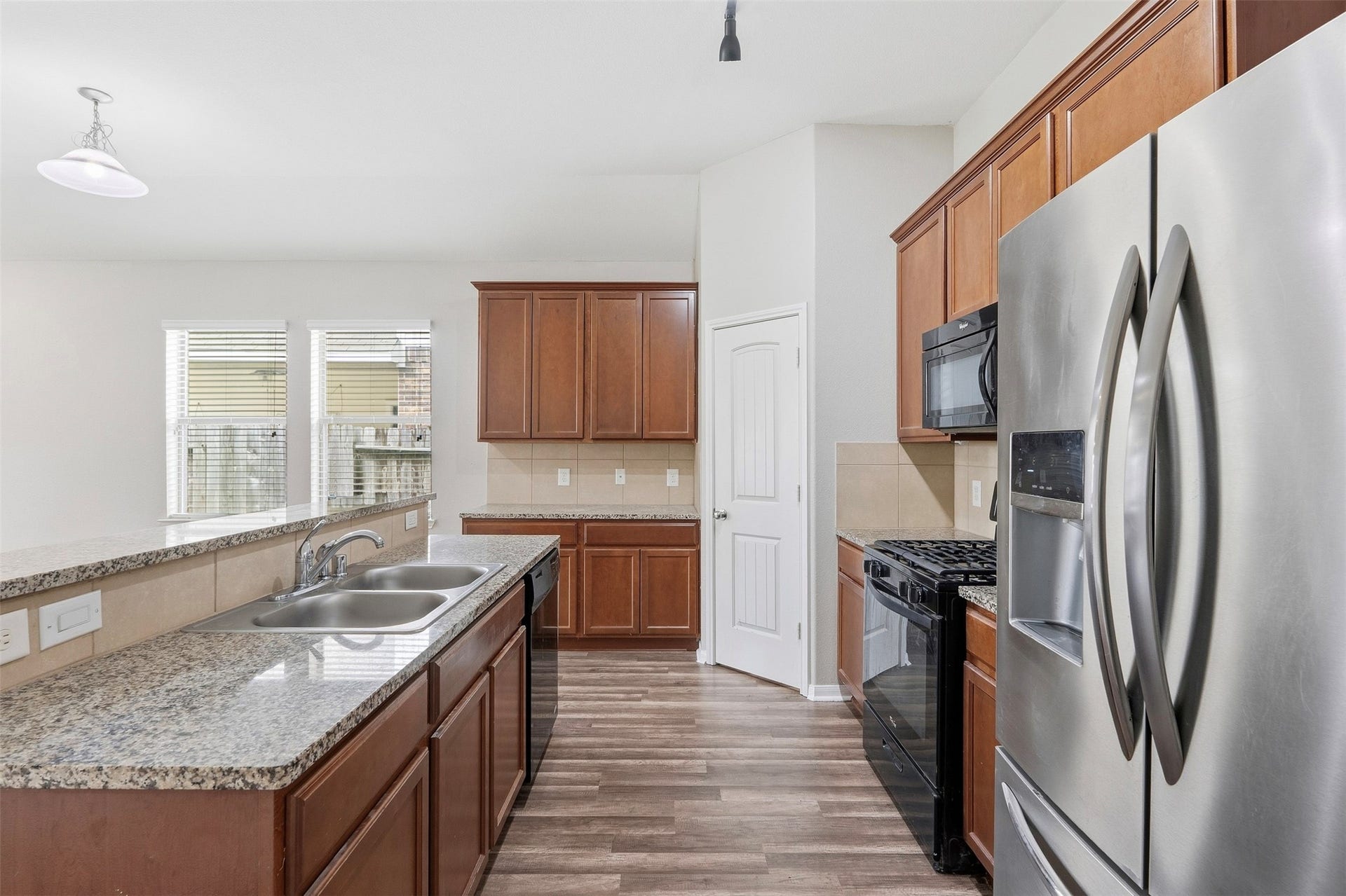 135 Piney Pathway, Magnolia, TX 77354 135 Piney Pathway, Magnolia, TX 77354