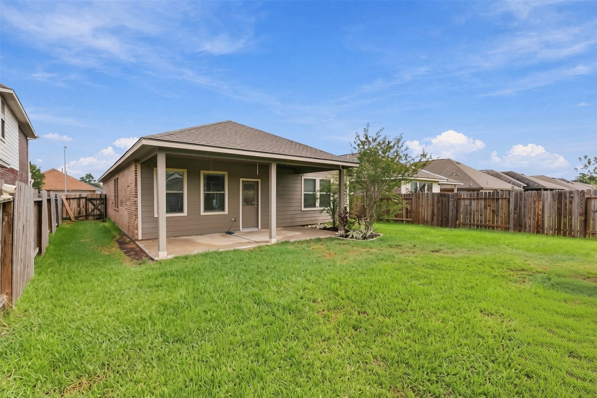 135 Piney Pathway, Magnolia, TX 77354 135 Piney Pathway, Magnolia, TX 77354