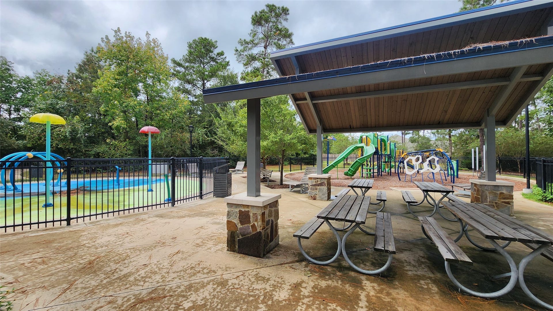 135 Piney Pathway, Magnolia, TX 77354 135 Piney Pathway, Magnolia, TX 77354