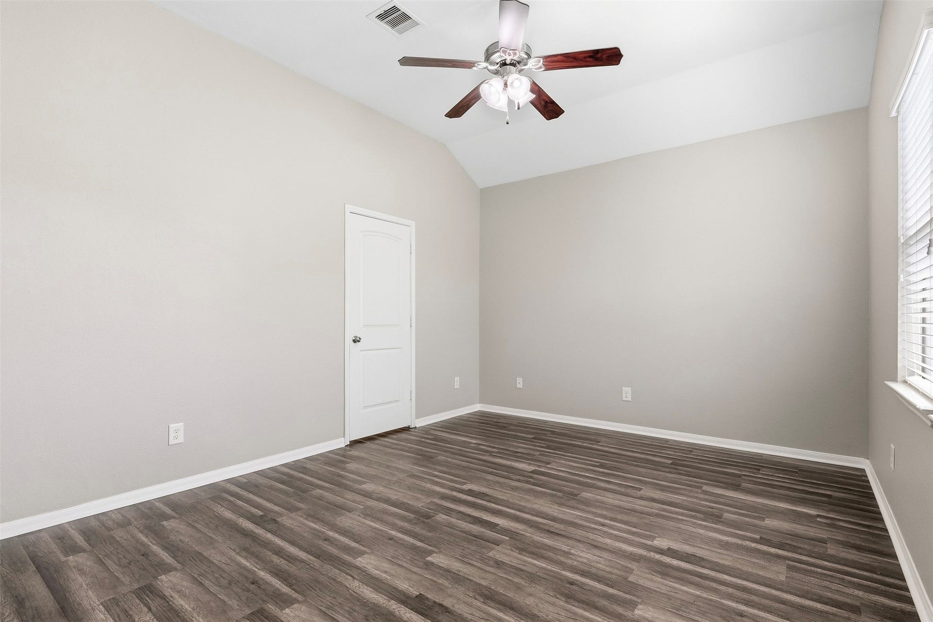 135 Piney Pathway, Magnolia, TX 77354 Primary Bedroom