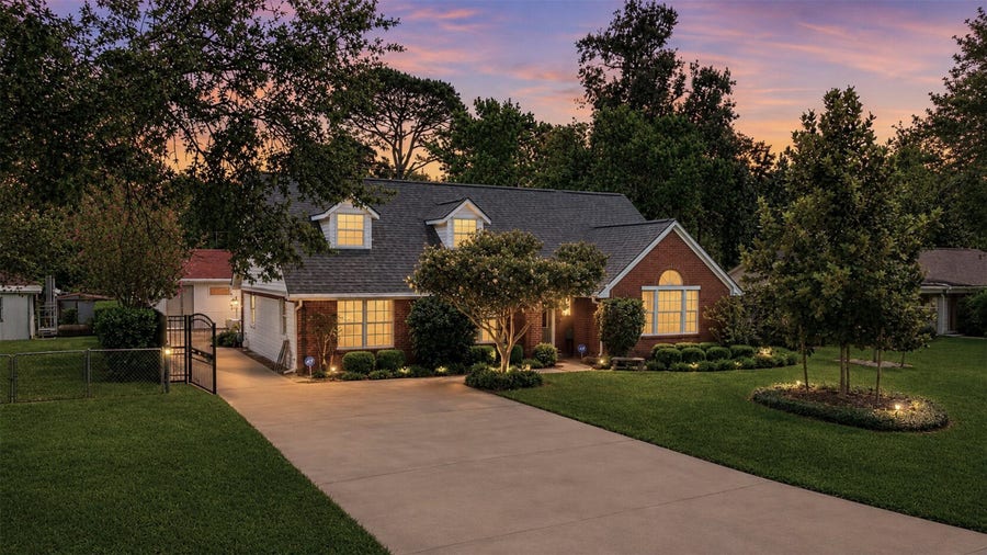 Property photo for 3622 Morningview Drive, Houston, TX