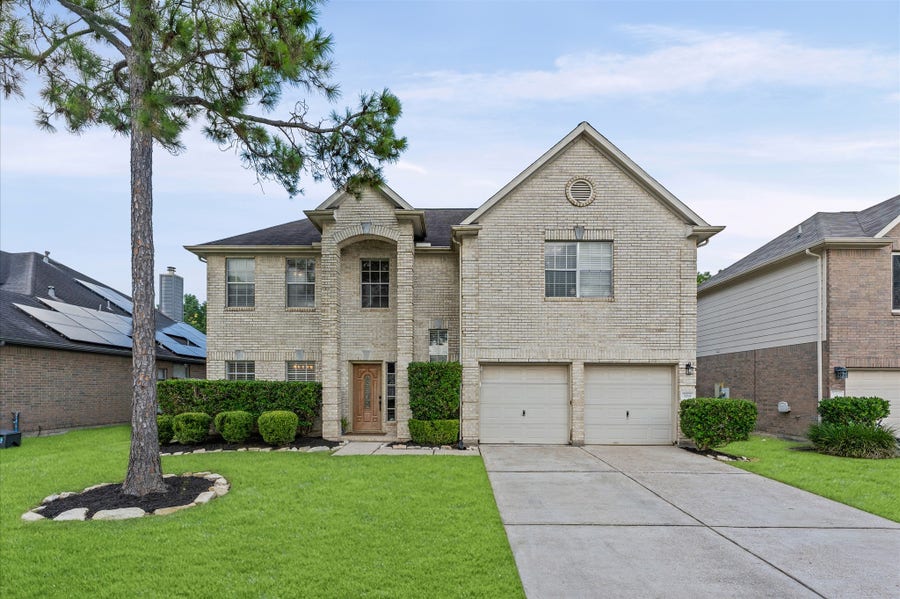 Property photo for 3014 Glenwood Drive, Pearland, TX
