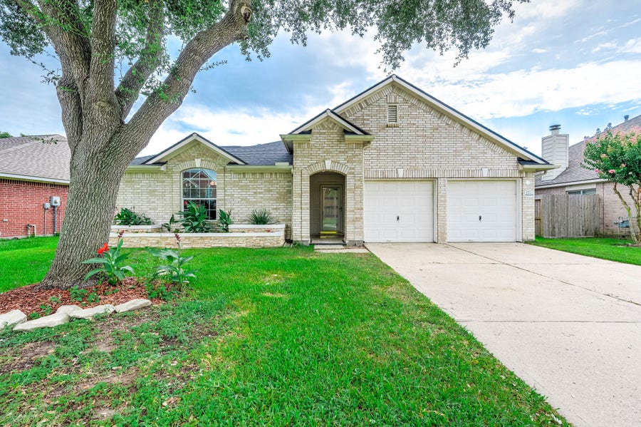 Property photo for 6526 Horsepen Bayou Drive, Houston, TX